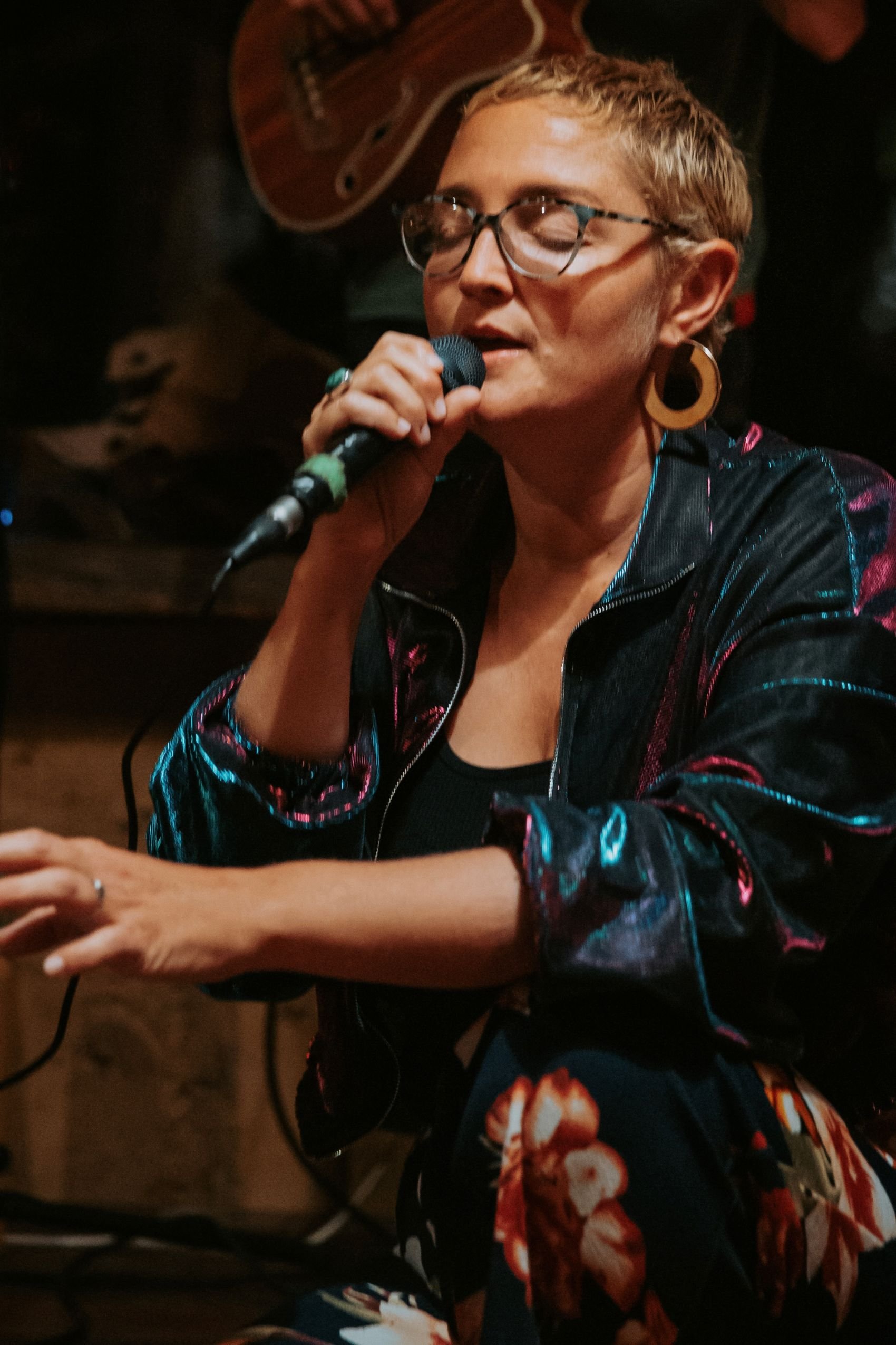 Singer Rhian Thomas performing live jazz music