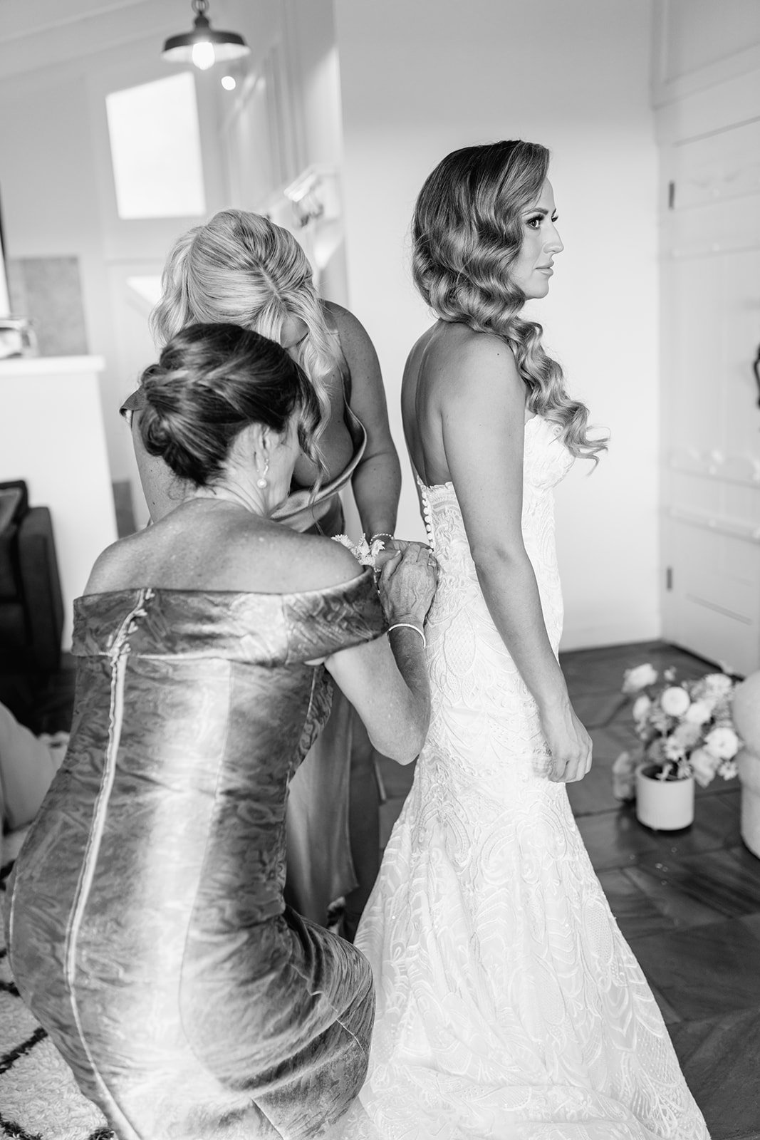 super-8-wedding-film-Prep-53-figtree-restaurant.jpg