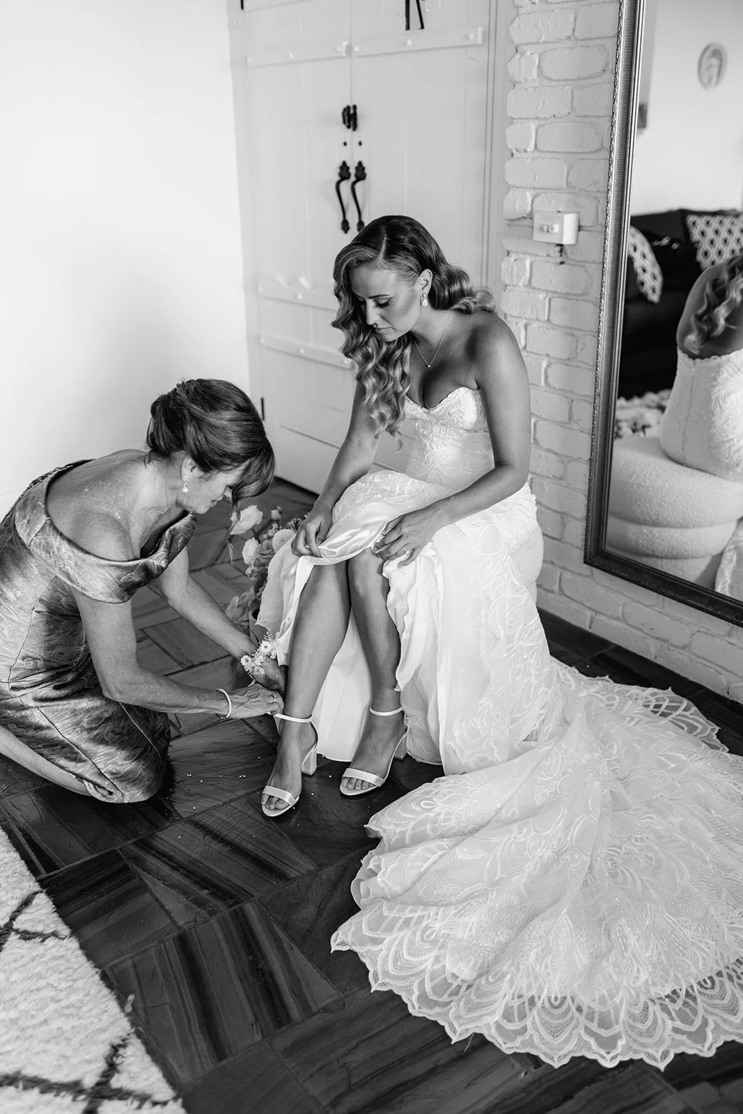 super-8-wedding-film-Prep-59-figtree-restaurant.jpg