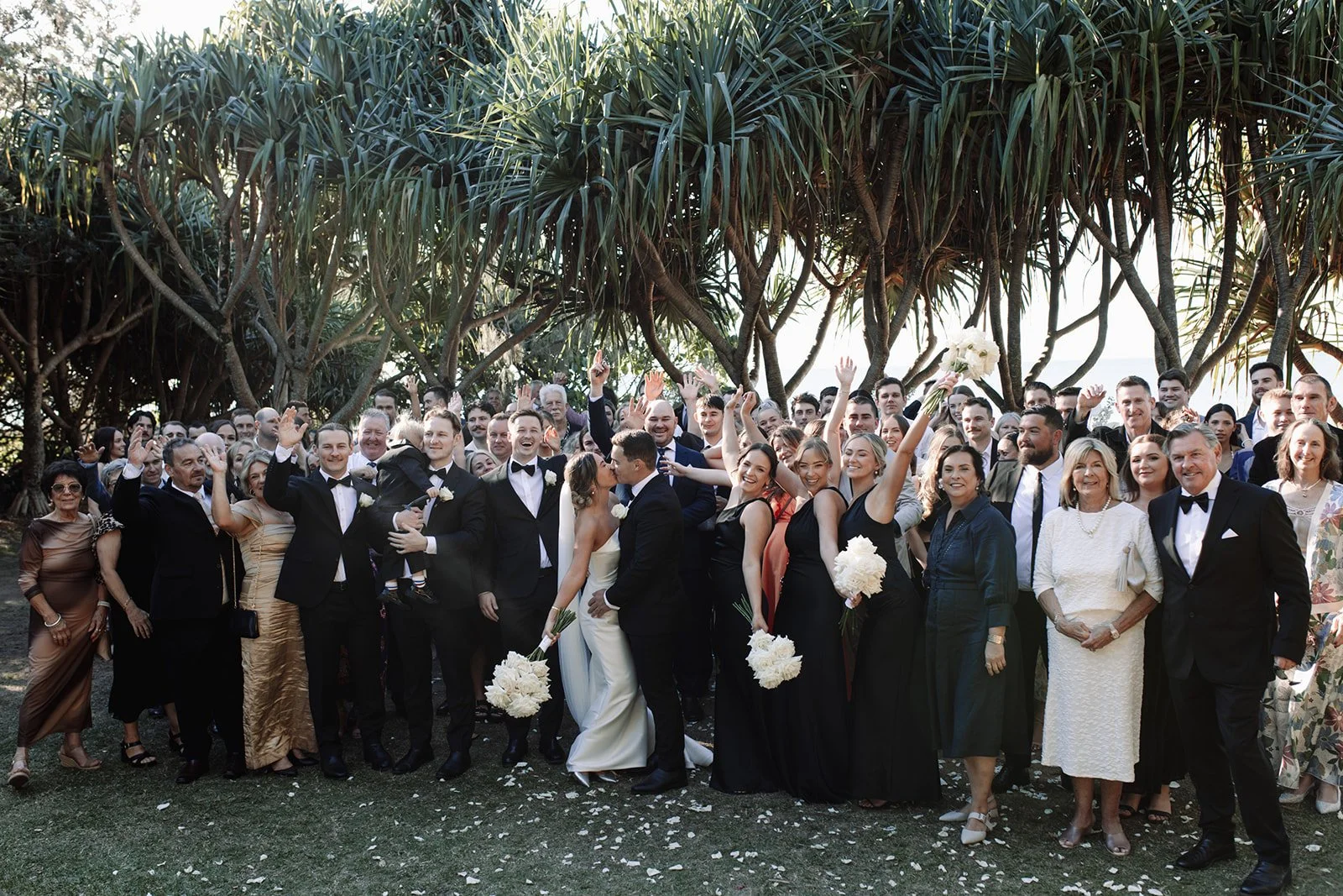 byron-bay-super-8-wedding-Group_portraits-28_websize.jpg