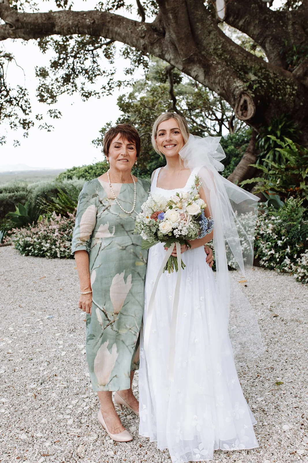 byron-bay-35mm-wedding-GroupPhotos-6-super-8.jpg