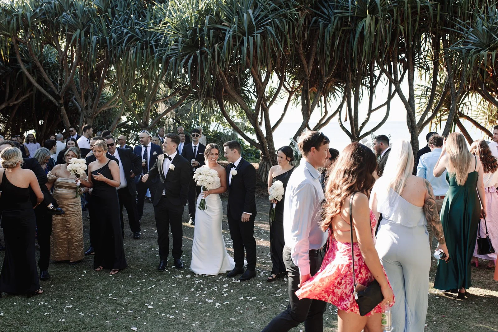 byron-bay-super-8-wedding-Group_portraits-24_websize.jpg