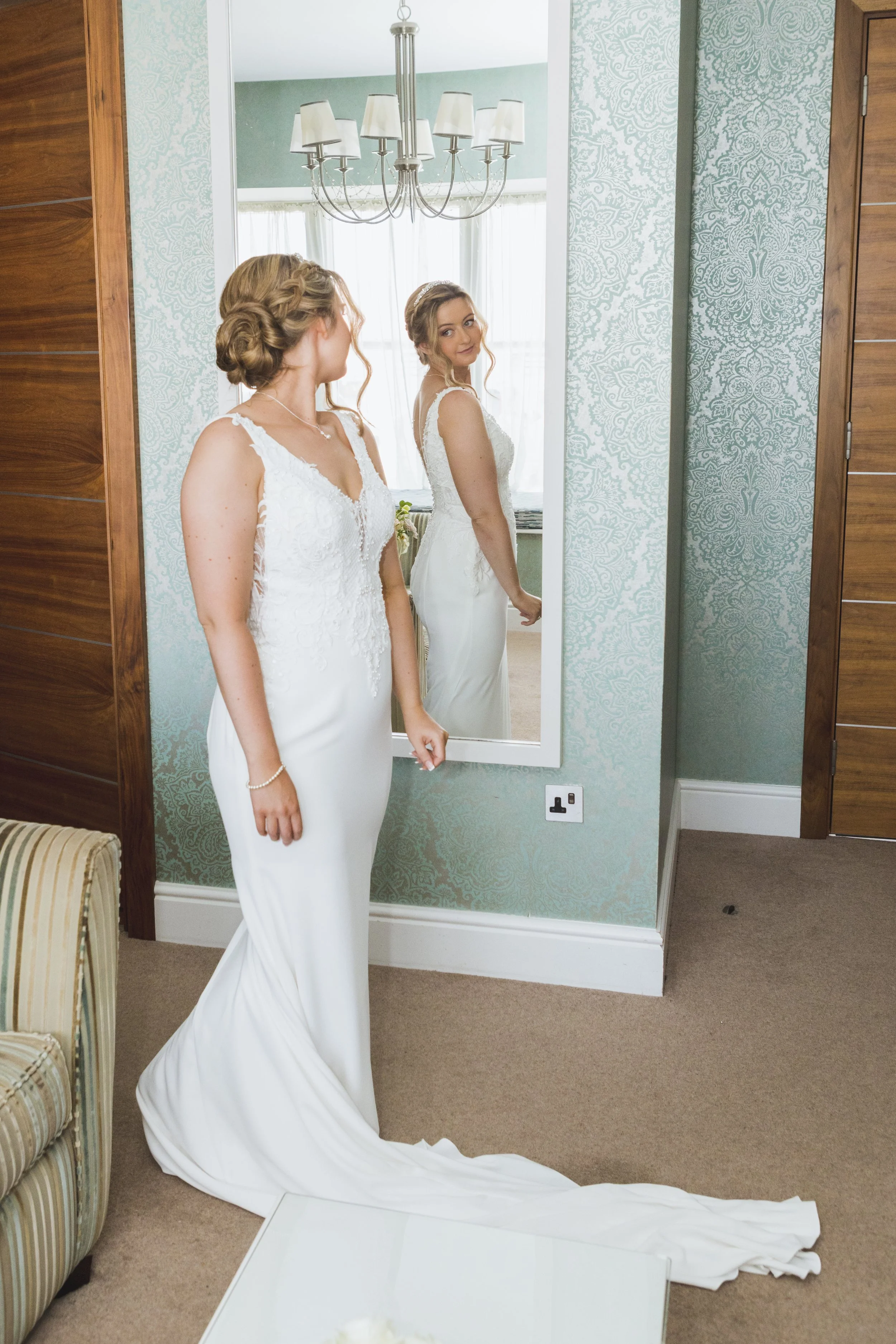 Laura looking sensational in Harmonia by Dando London @GlennMatherPhotography