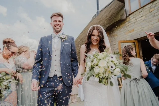 Shelley and Mark in a whirlwind of confetti@LeeGlasgowPhotography