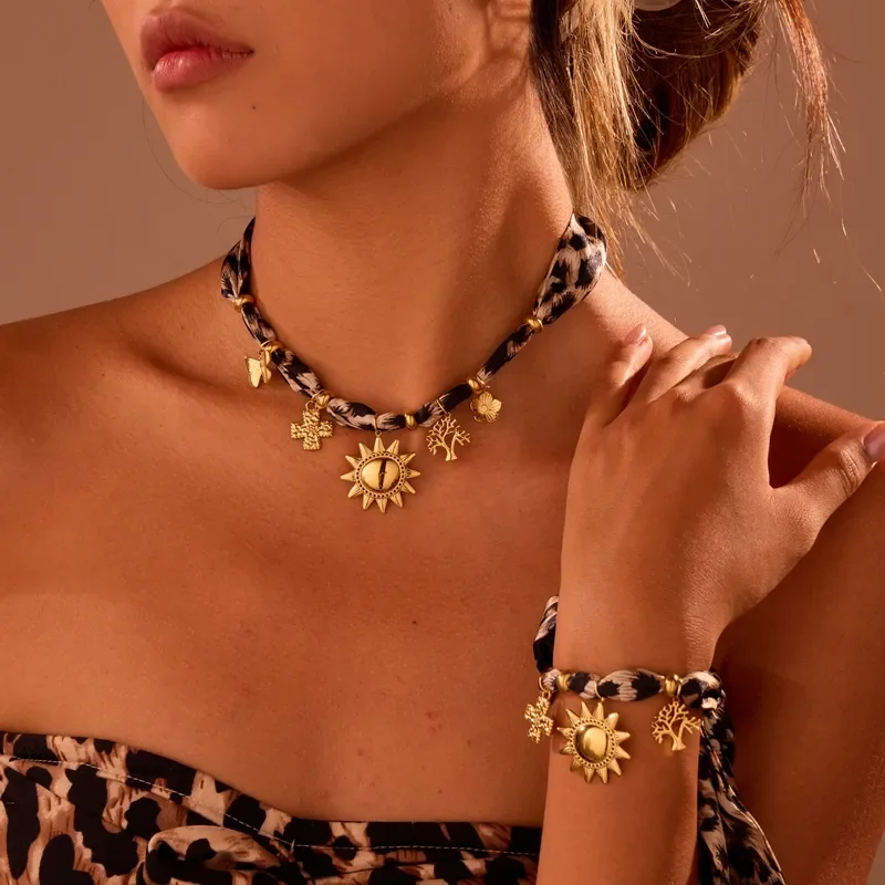 Ensemble-De-Bijoux-En-Acier-Inoxydable-18K-Dor-Pour-Femmes-Avec-Design-De-L-opard-Collier-Bague-Boucles-D-Oreilles-Bracelet-1.webp