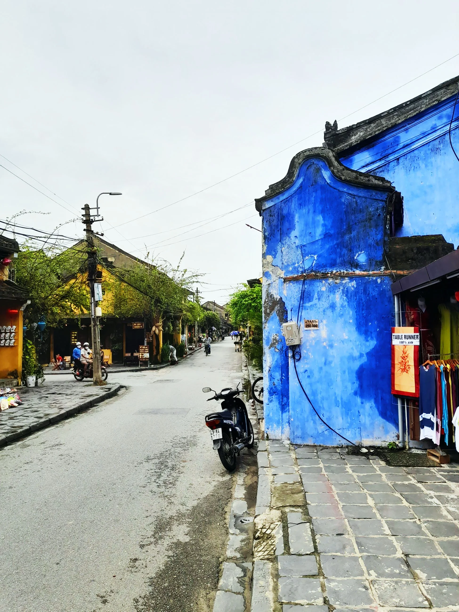 Blue W'hue' ?