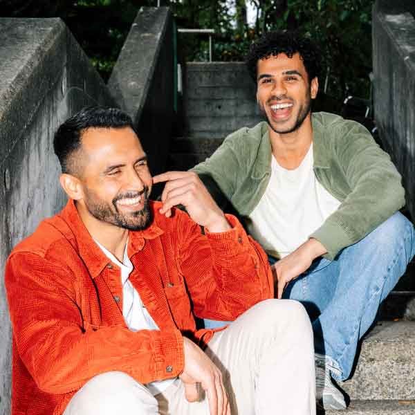 Ahmed & Kambez lachend