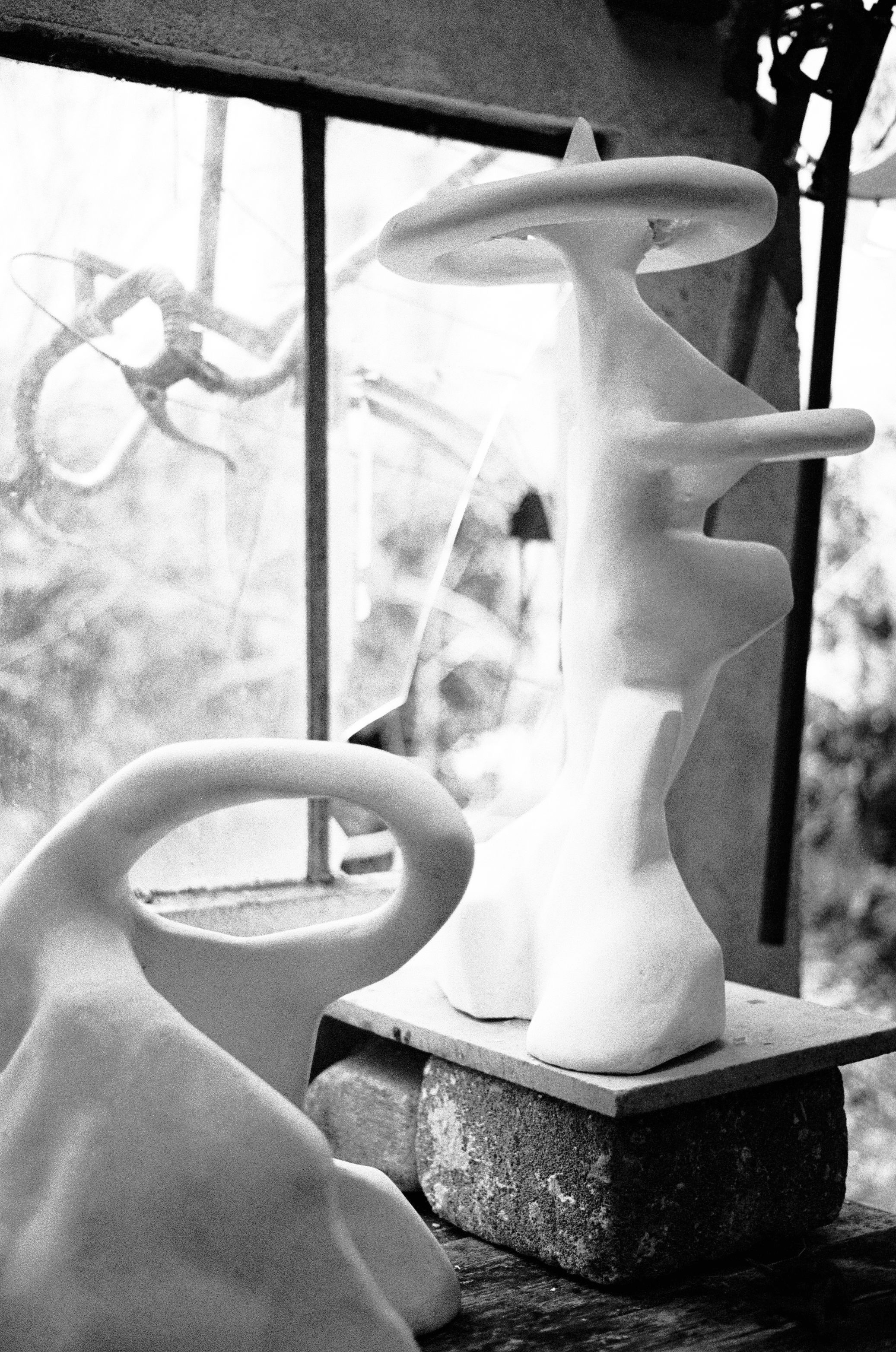 Sculpture - Plâtre  - photo argentique en noir et blanc - Atelier - CEMI (artiste) 