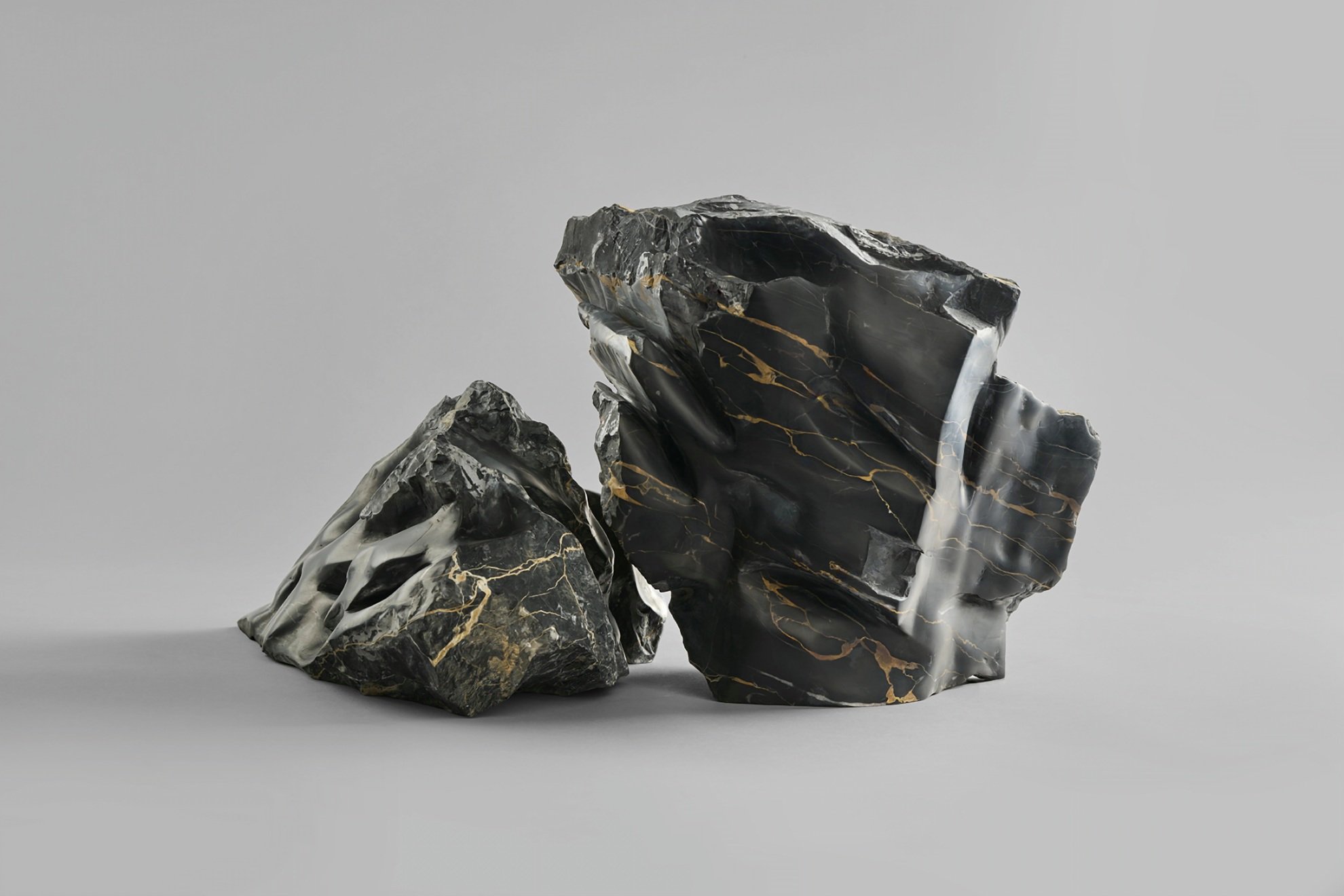 Sculpture - Marbre de Portoro - Taille directe - CEMI (artiste) 