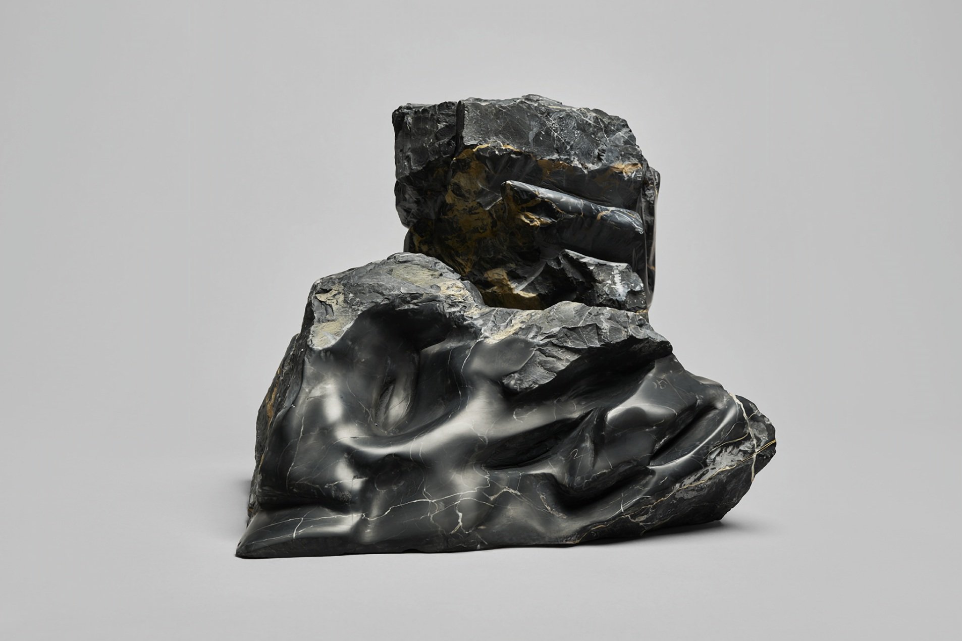 Sculpture - Marbre de Portoro - Taille directe - CEMI (artiste) 