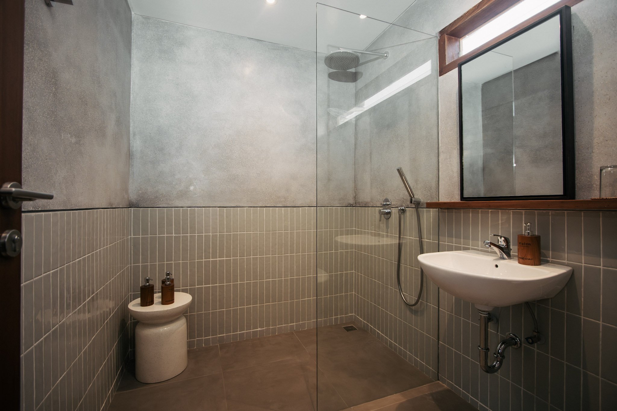 The Flow Bathroom 04.jpg