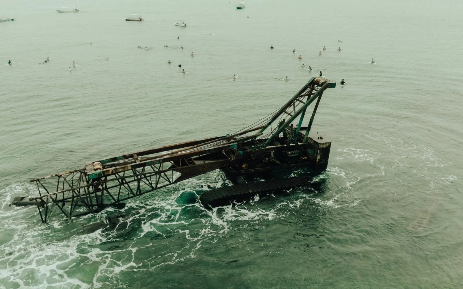 Shipwrecks surf break lineup, Nusa Lembongan