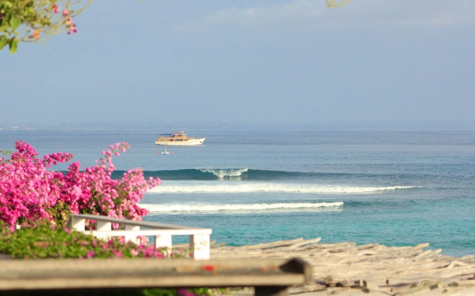 Playgrounds surf break overlooking the ocean