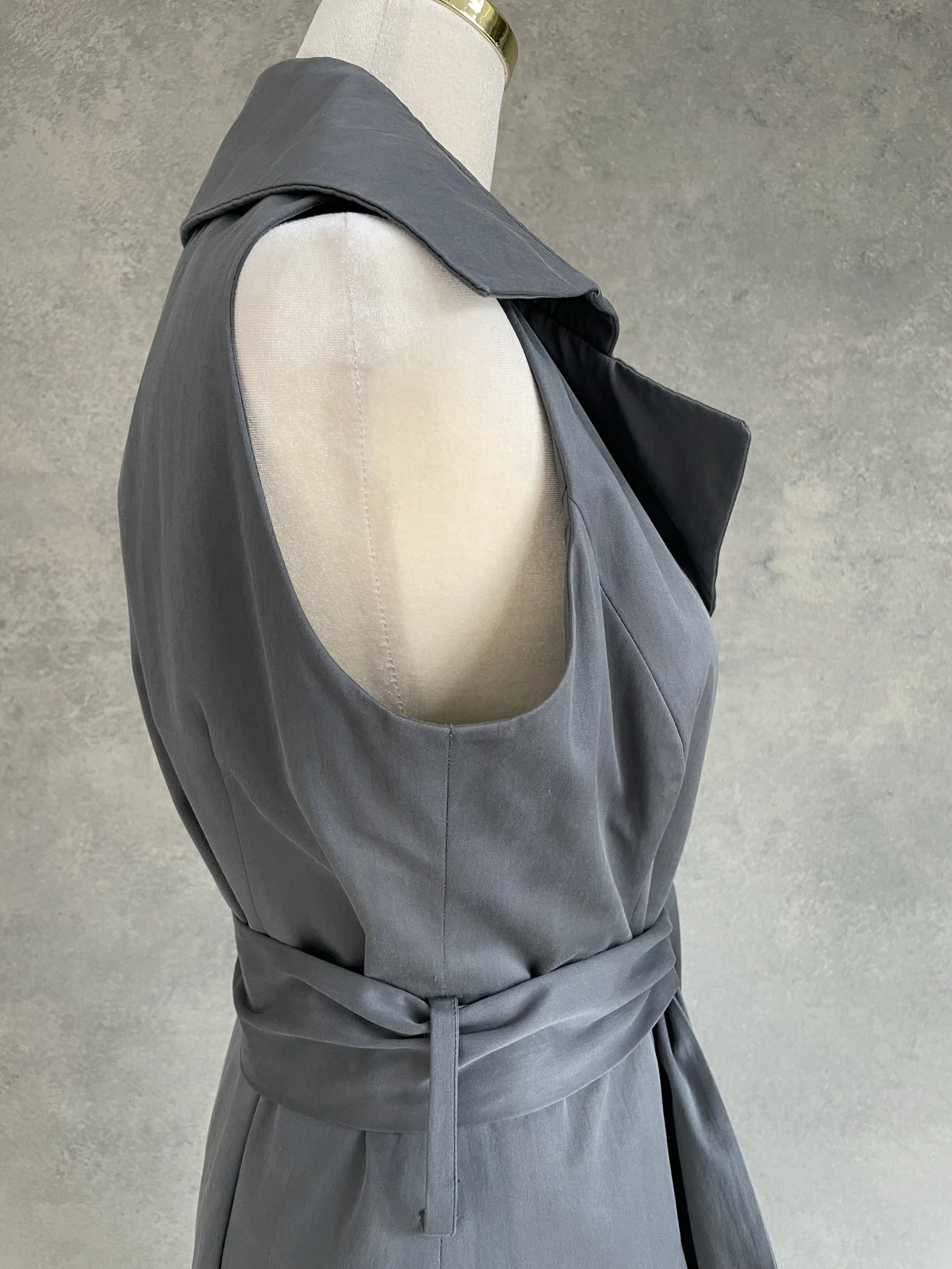 Natan sleeveless charcoal grey cotton dress, side profile showing armhole tailoring