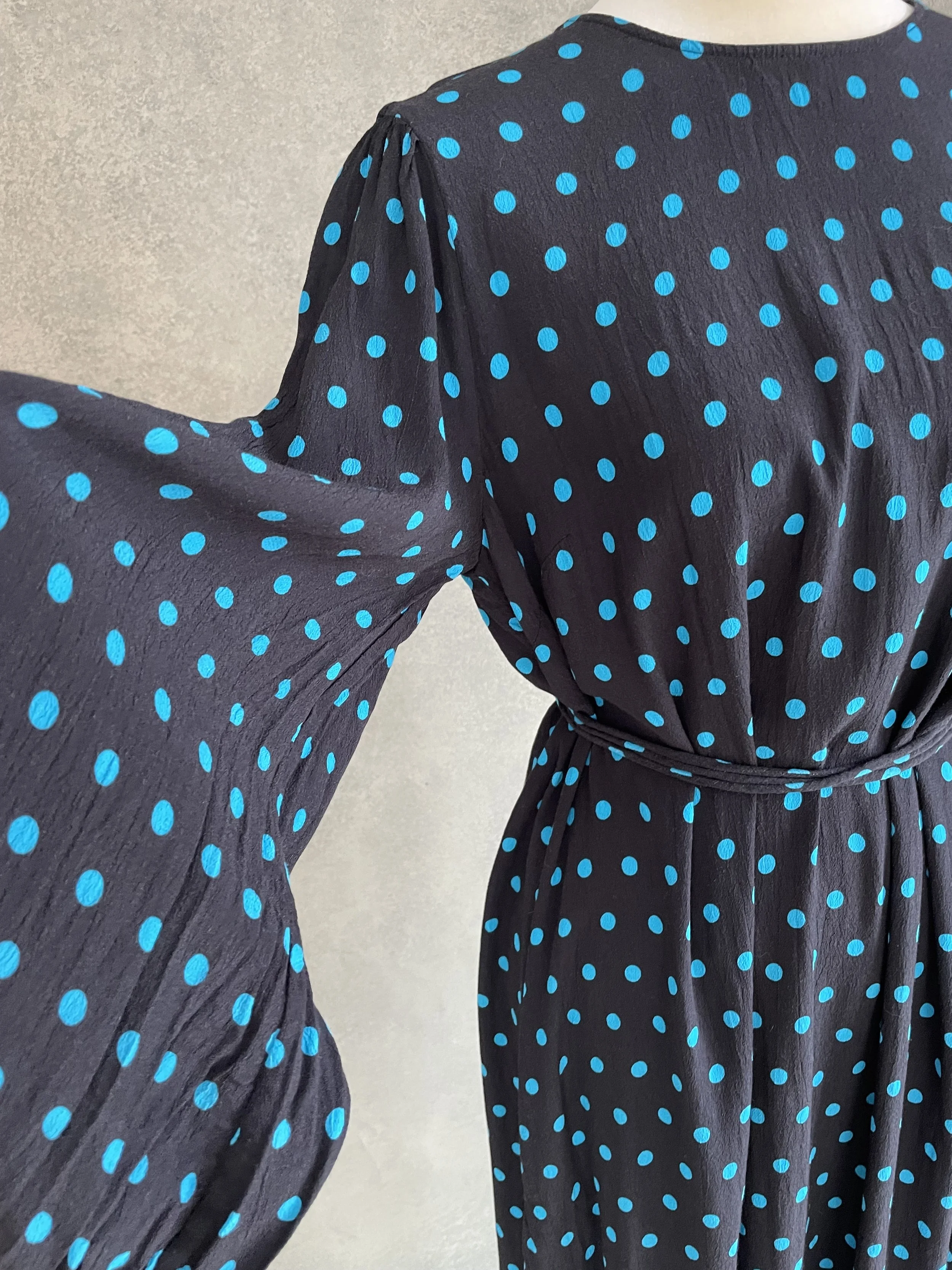 Close-up of the gathered sleeves on the Essentiel Antwerp dress.