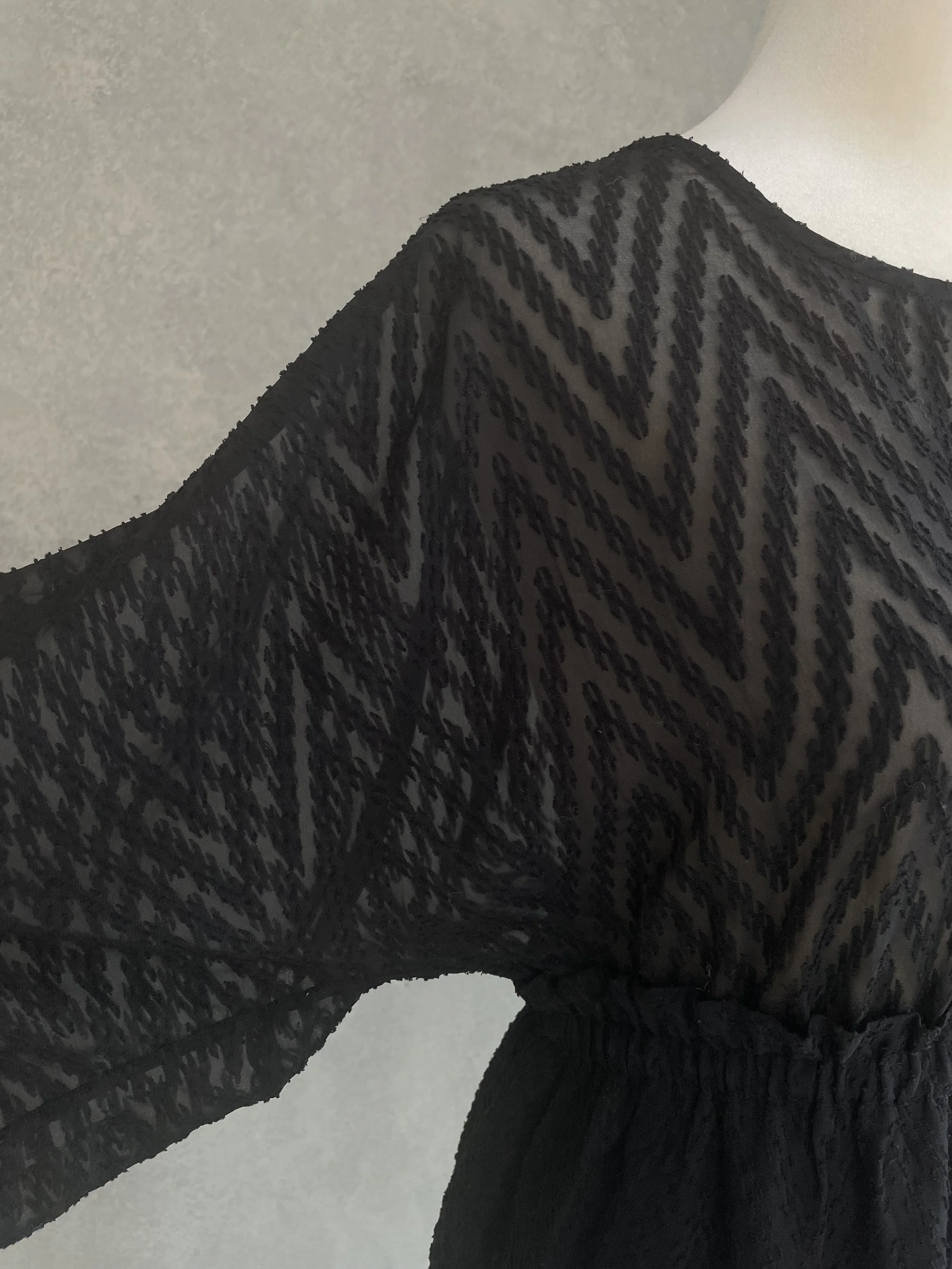 Iro Kleid Dotile, Silhouette auf der Schneiderpuppe