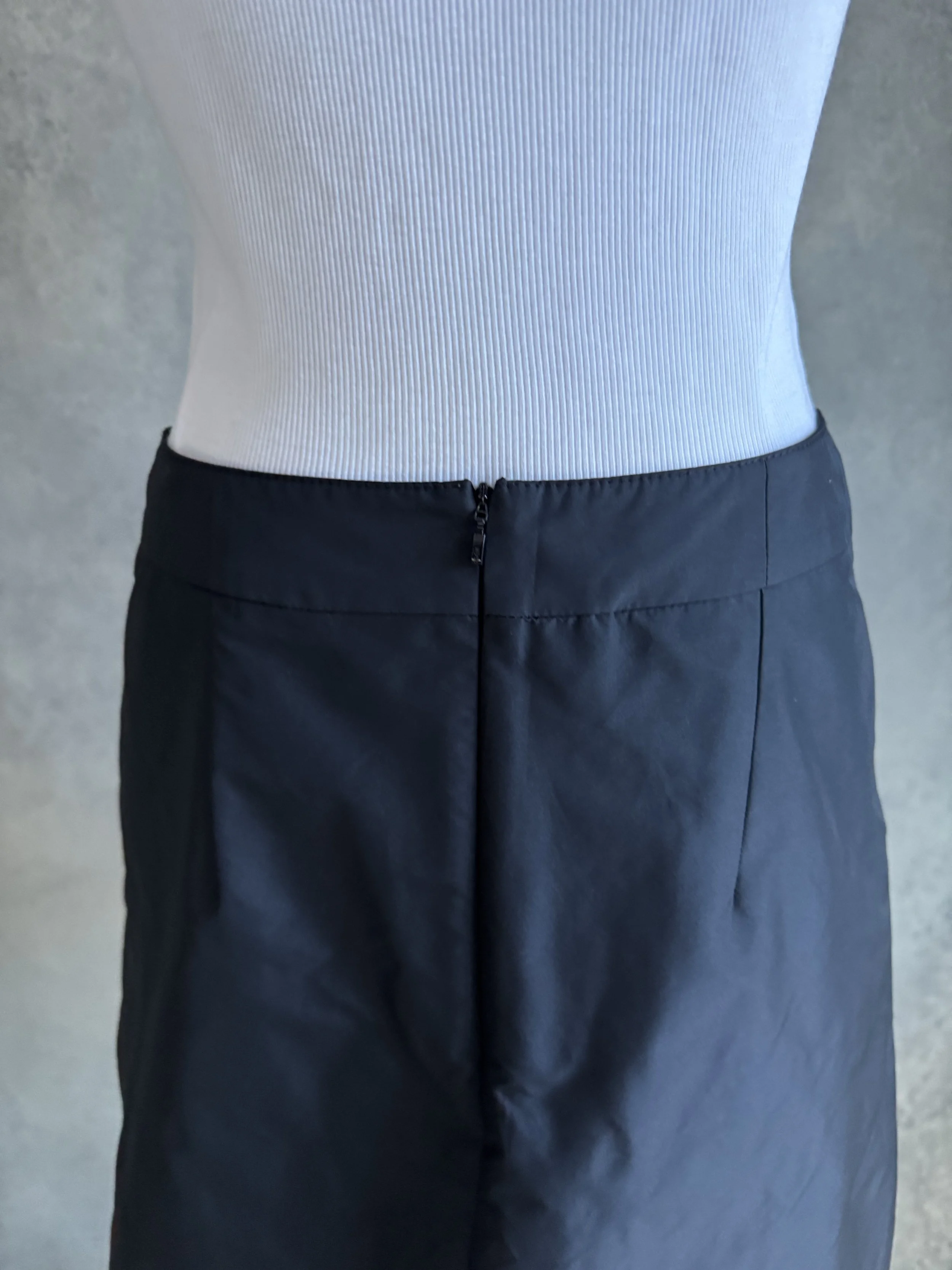 Hugo Black skirt size36_0107.jpg