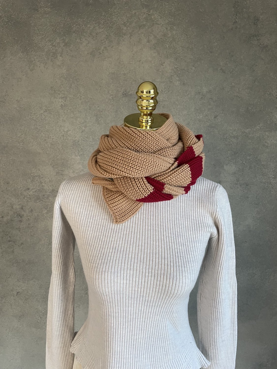 Baum & Pferdegarten camel red scarf_1561.jpg