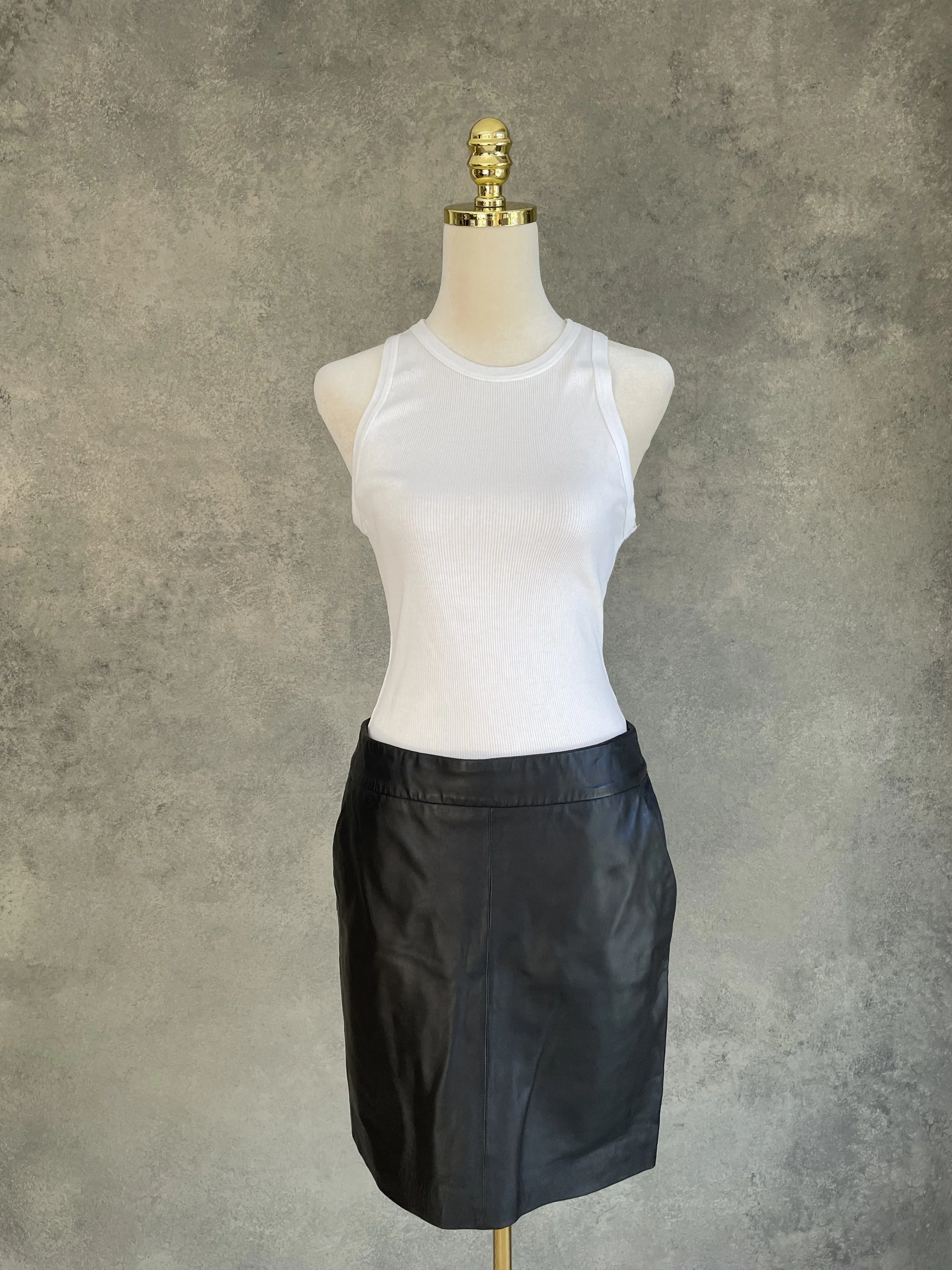 SET black leather pencil skirt