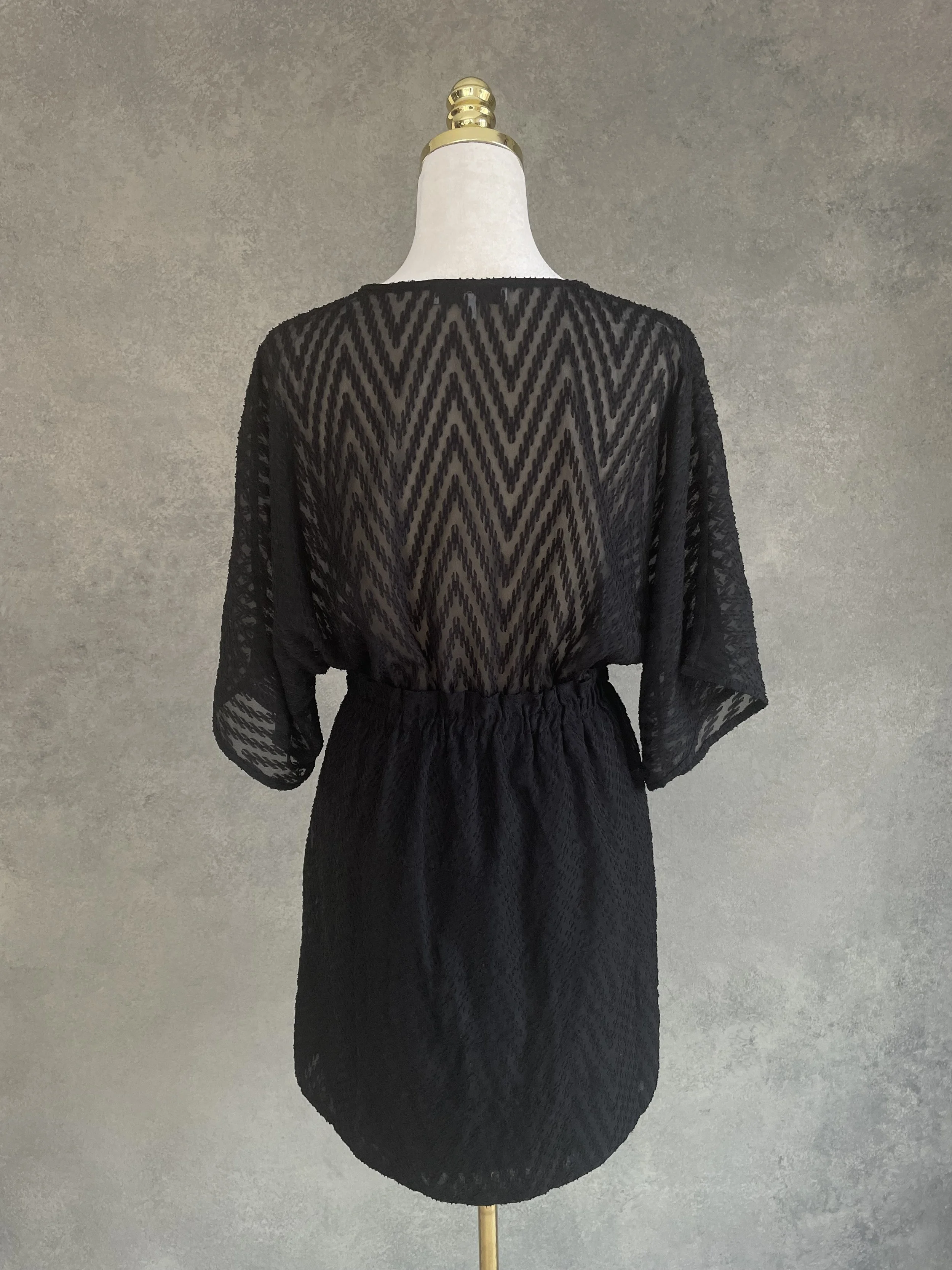 Iro Kleid Schwarz, Rückansicht auf der Schneiderpuppe