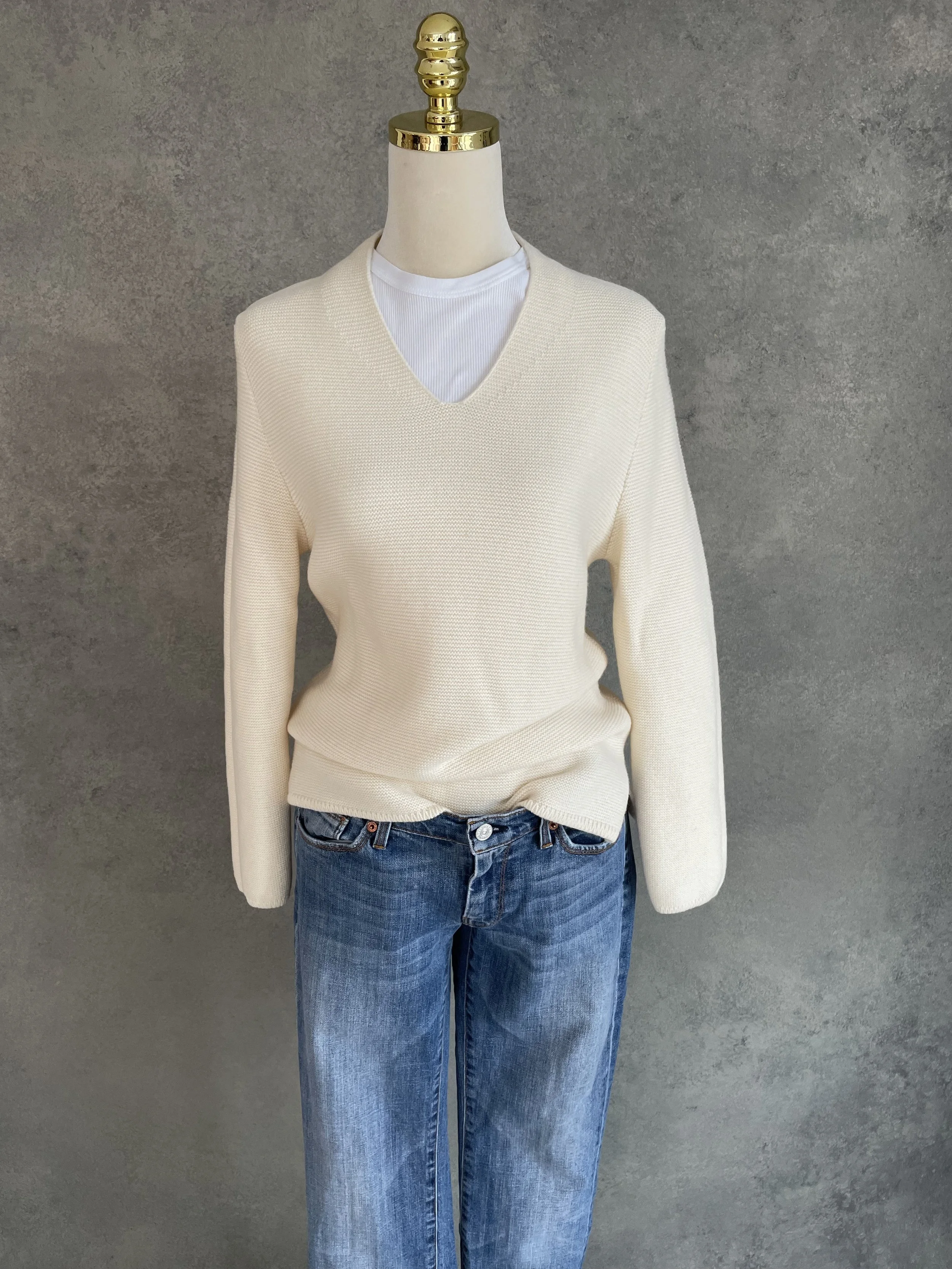 INSIEME elegant cream Ribbed V-Neck Merino Wool Jumper