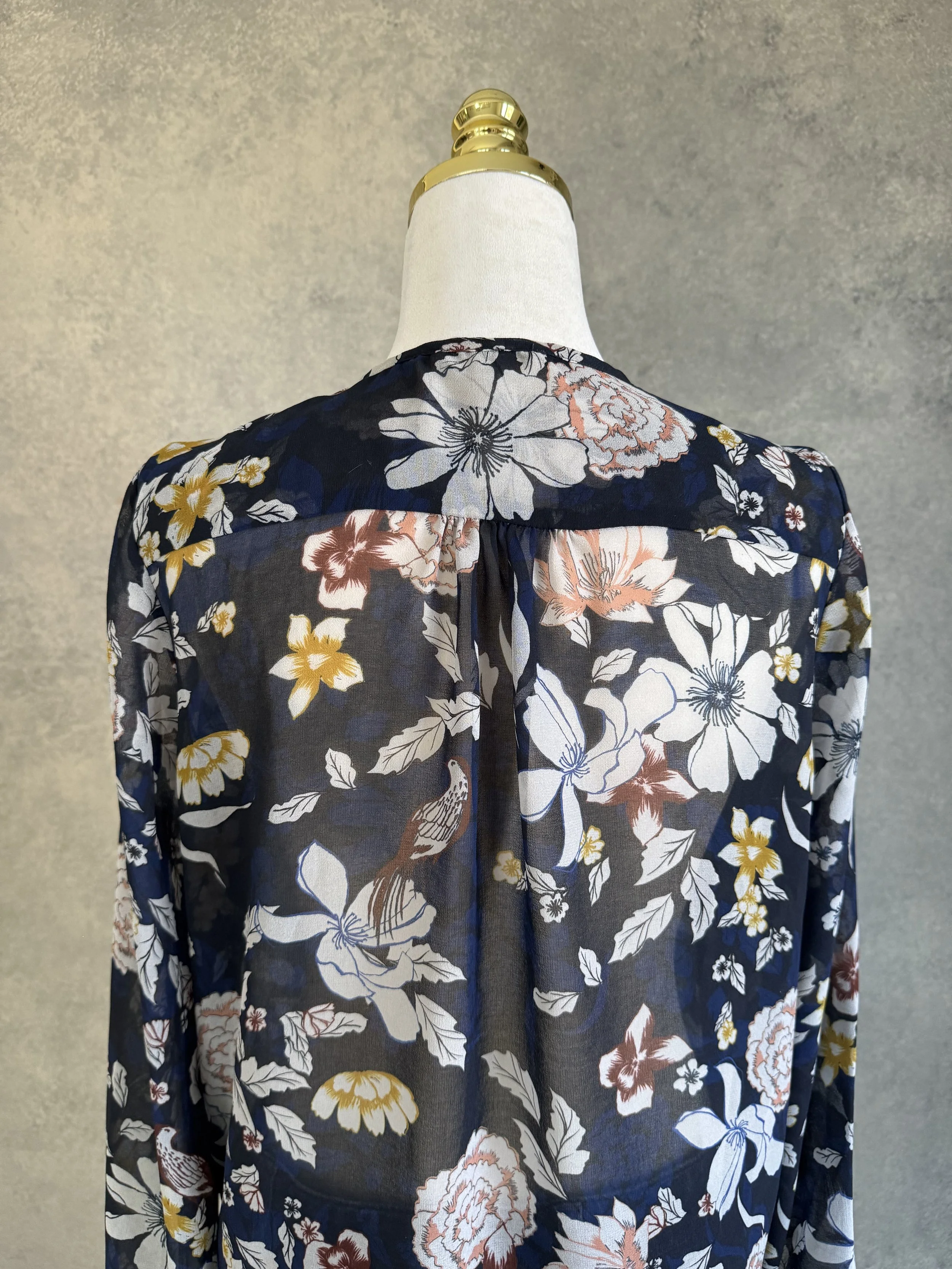 Gigue-Floral blouse-navyIMG_9802.jpg
