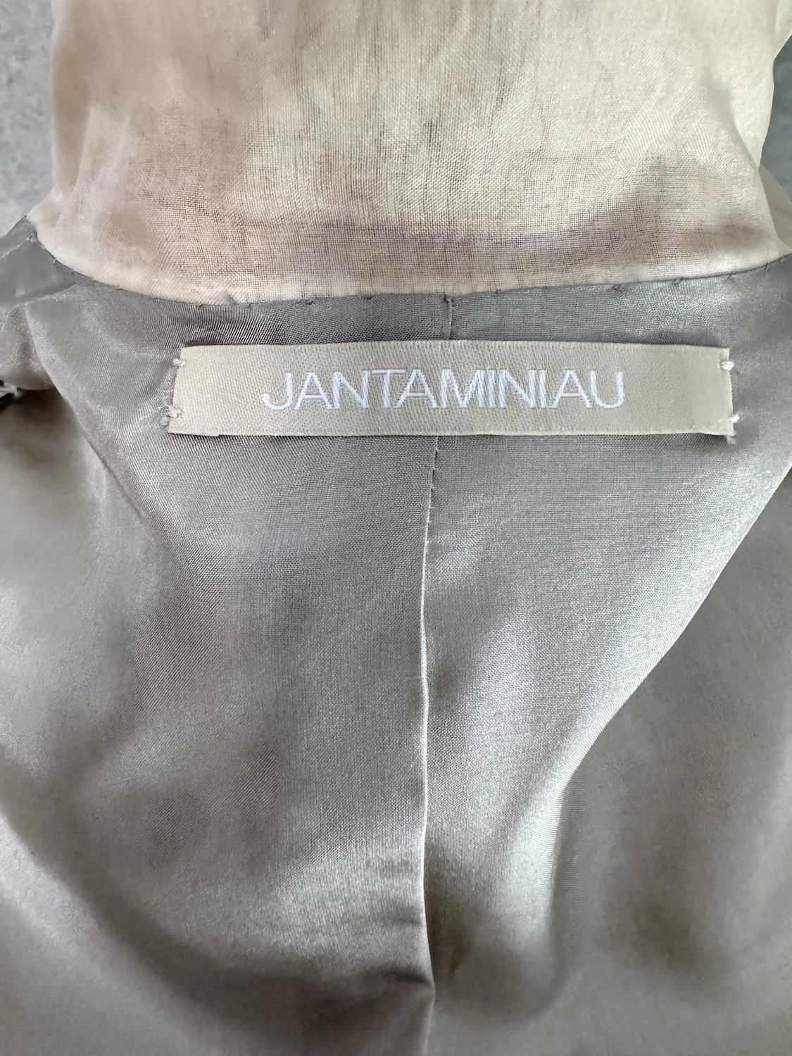 Interior Jantaminiau brand label stitched inside the luxury blazer