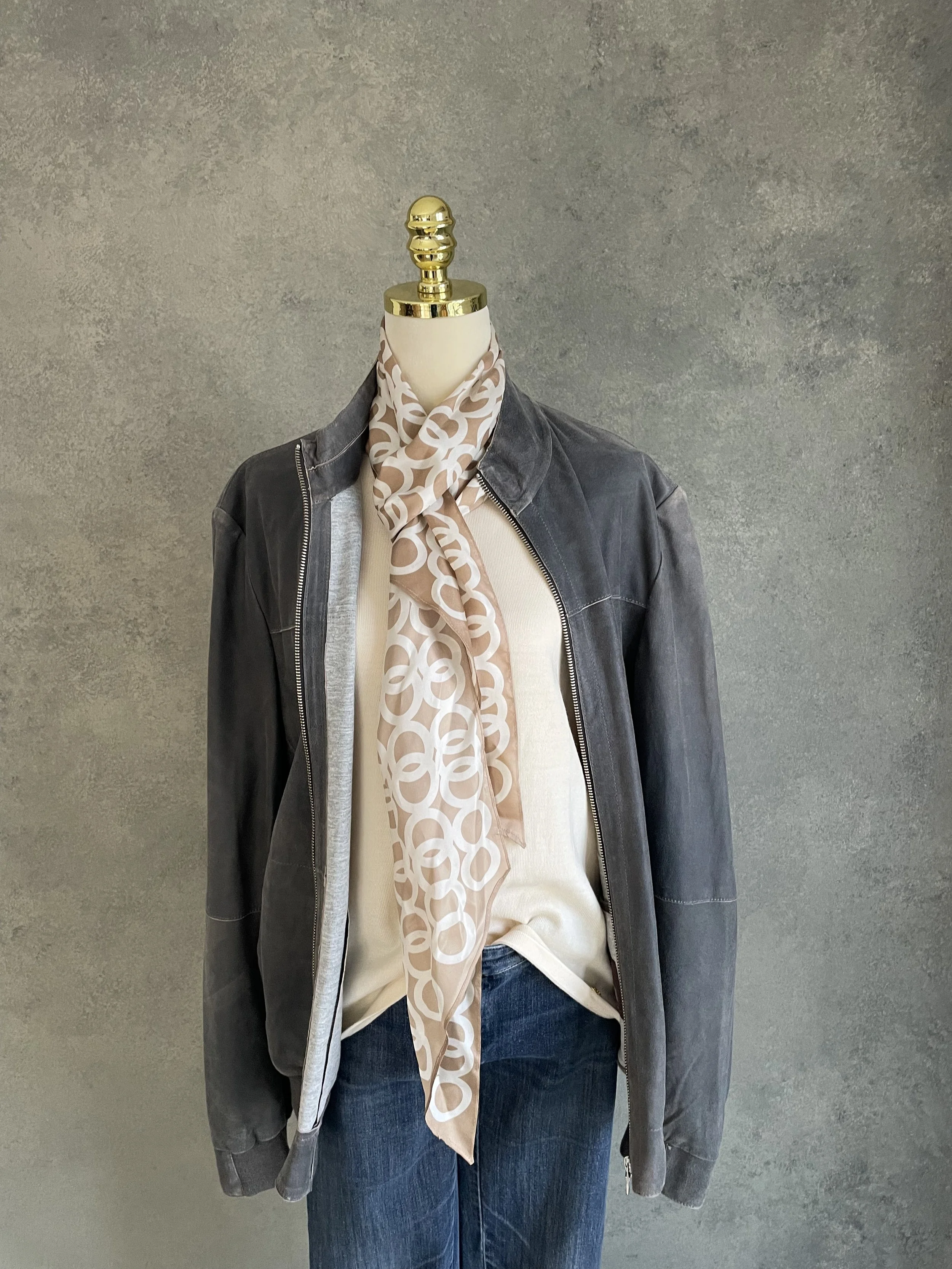 Escada beige wool sleevless topIMG_0195.jpg