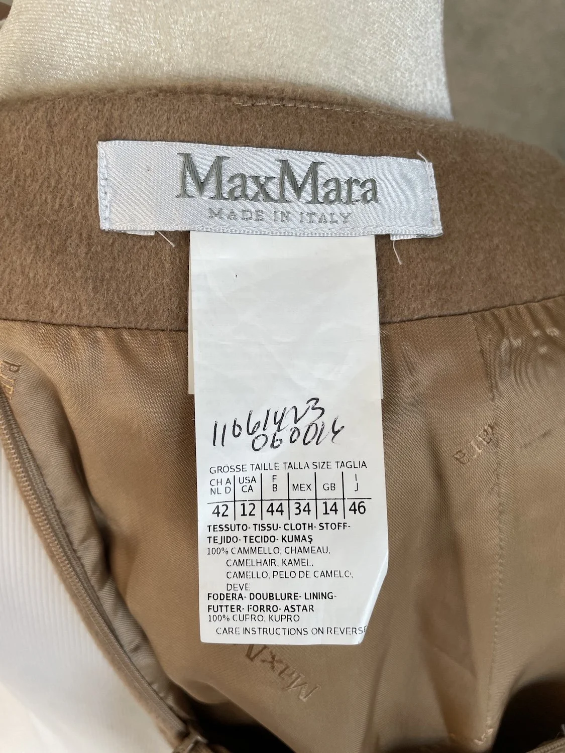 Max Mara Made in Italy white size and 100% camelhair composition tag