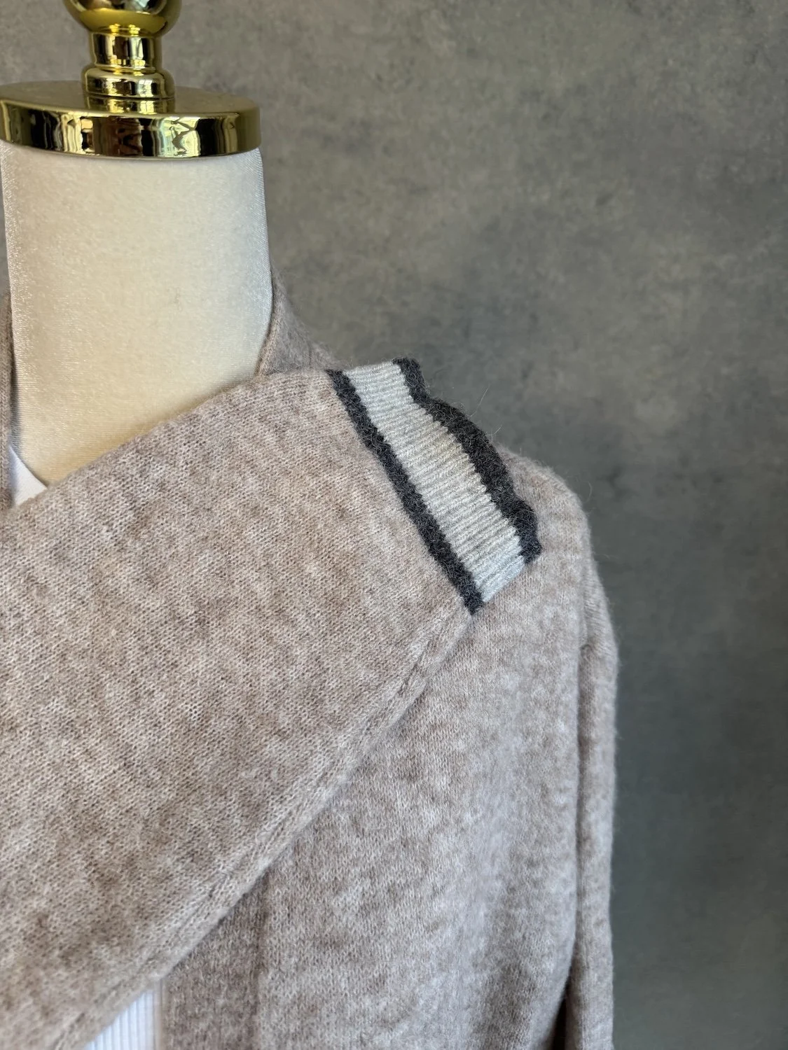 Neo Noir Wool Cardigan beige with grey silver trim XL_1377.jpg