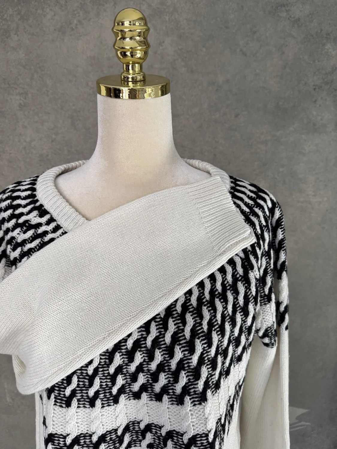 Farhi by Nicole Farhi cream sweater neckline and folded shoulder collar detail close-up