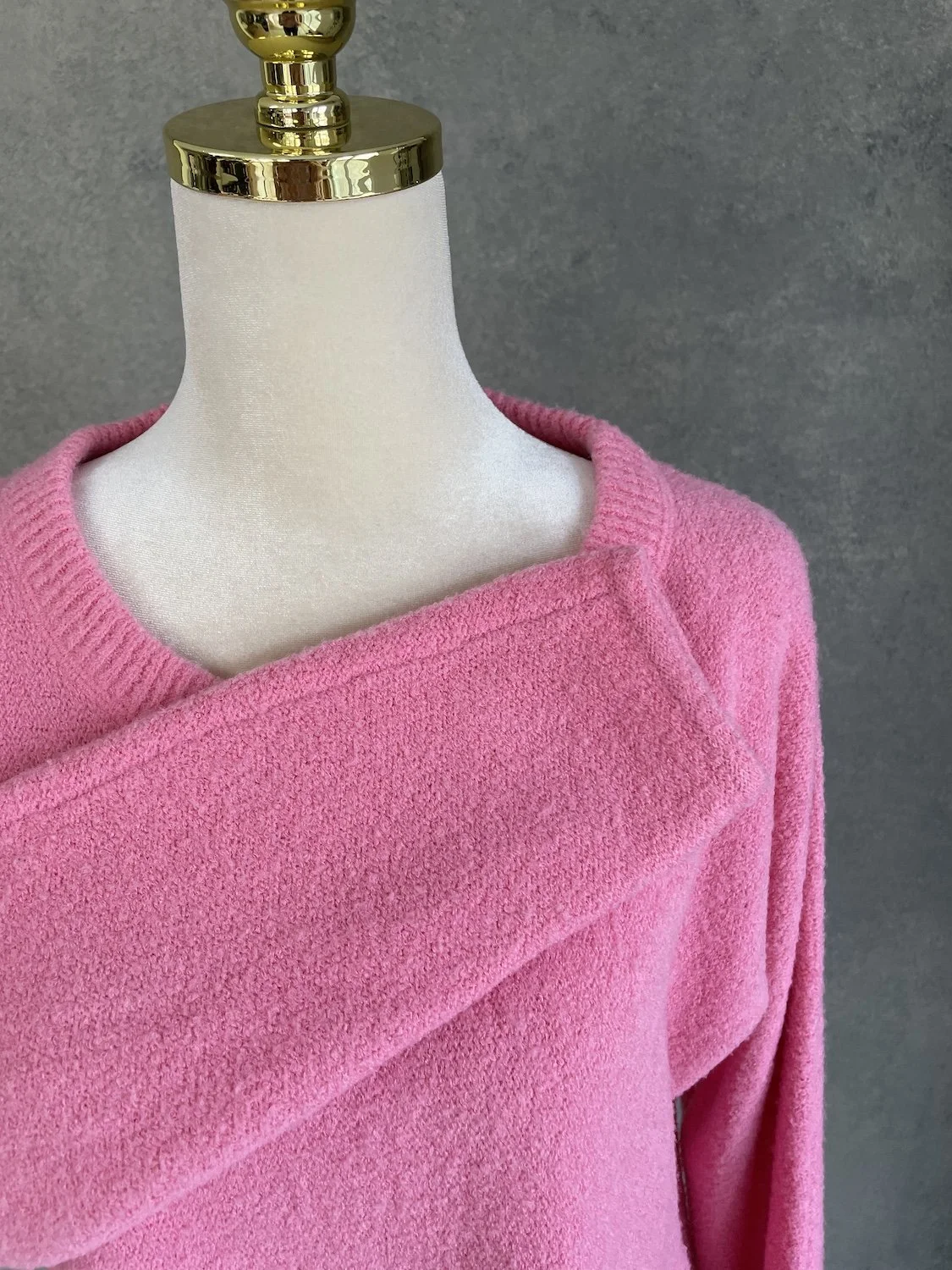 Essentiel Antwerp pink folded sleeve cuff and shoulder seam detail