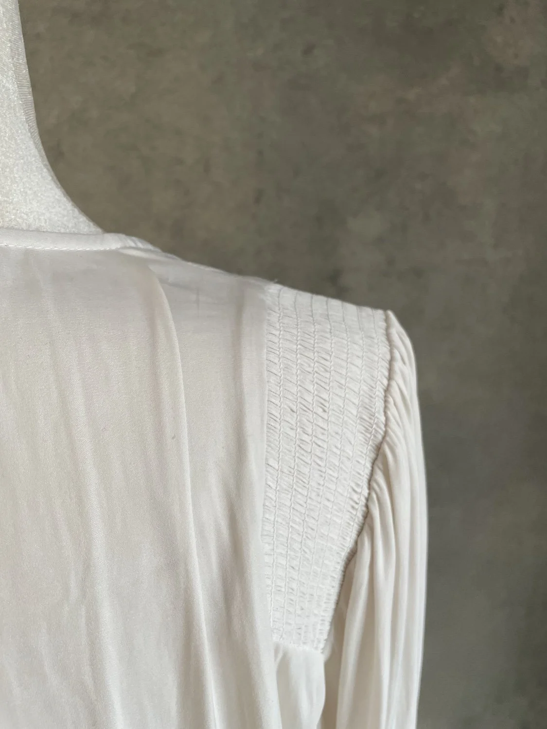 Gigue Beige silky top _1518.jpg