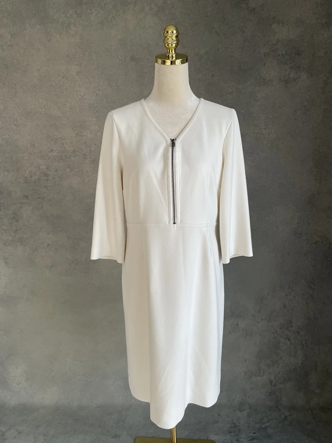 GIGUE Off-White Midi Dress with Front Zip and Three-Quarter Sleeves