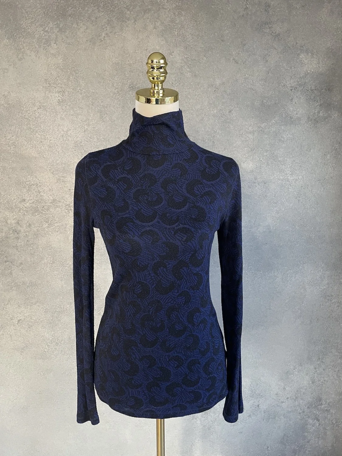 RODEBJER Graphic Moon Print Turtleneck