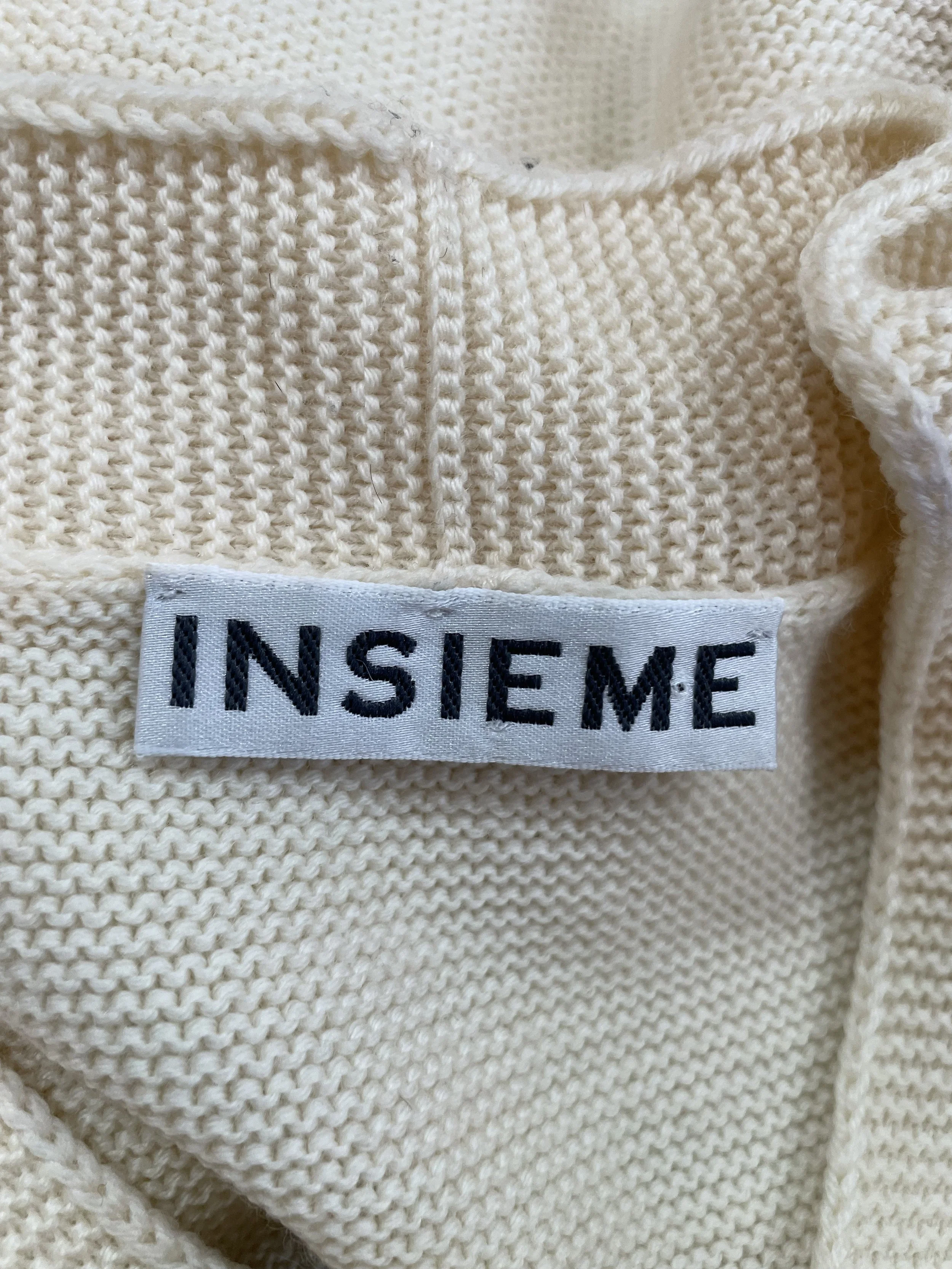 Insieme-merinowool-vneck-offwhiteIMG_8578.jpg