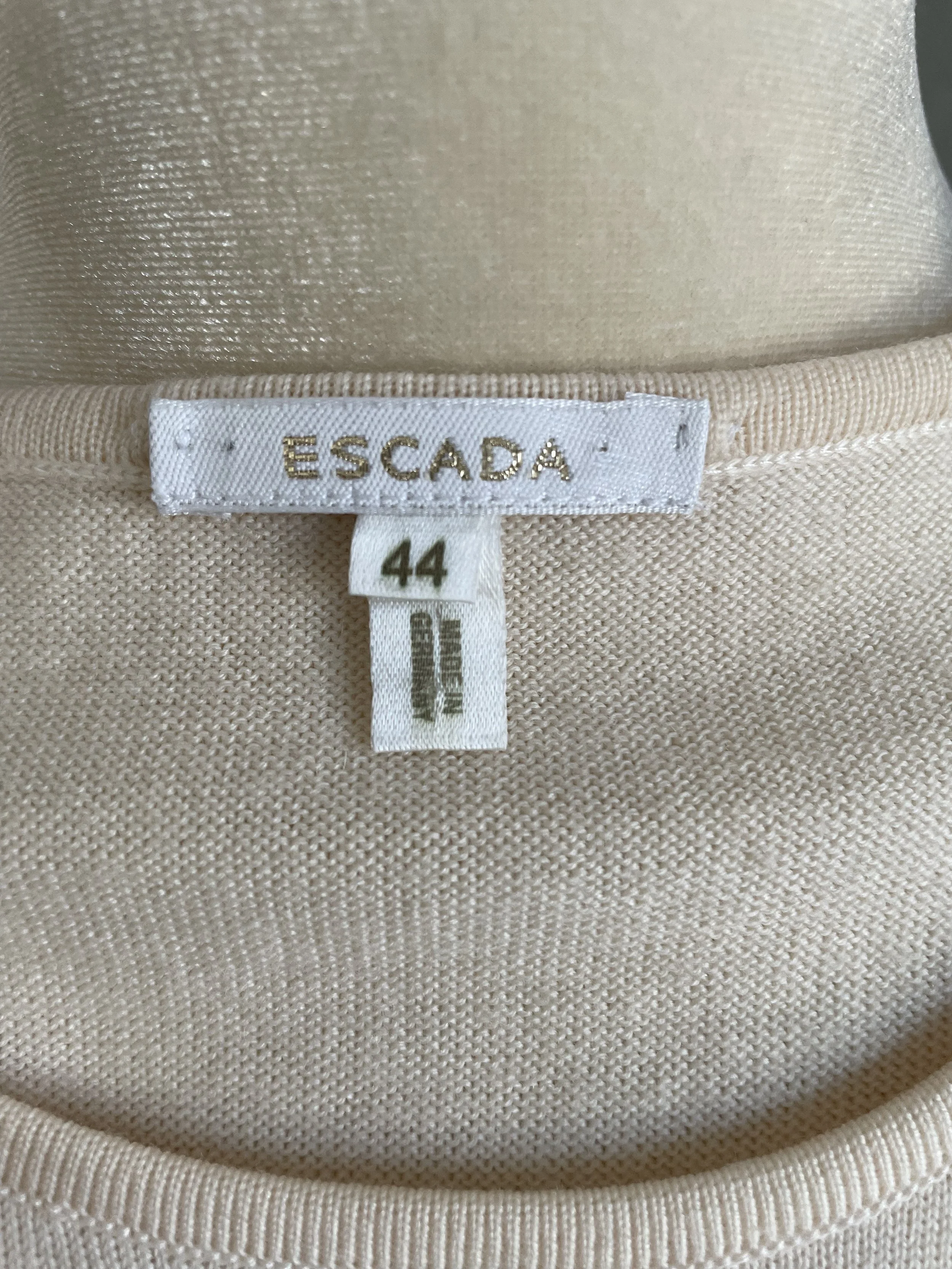 Escada beige wool sleevless topIMG_0200.jpg