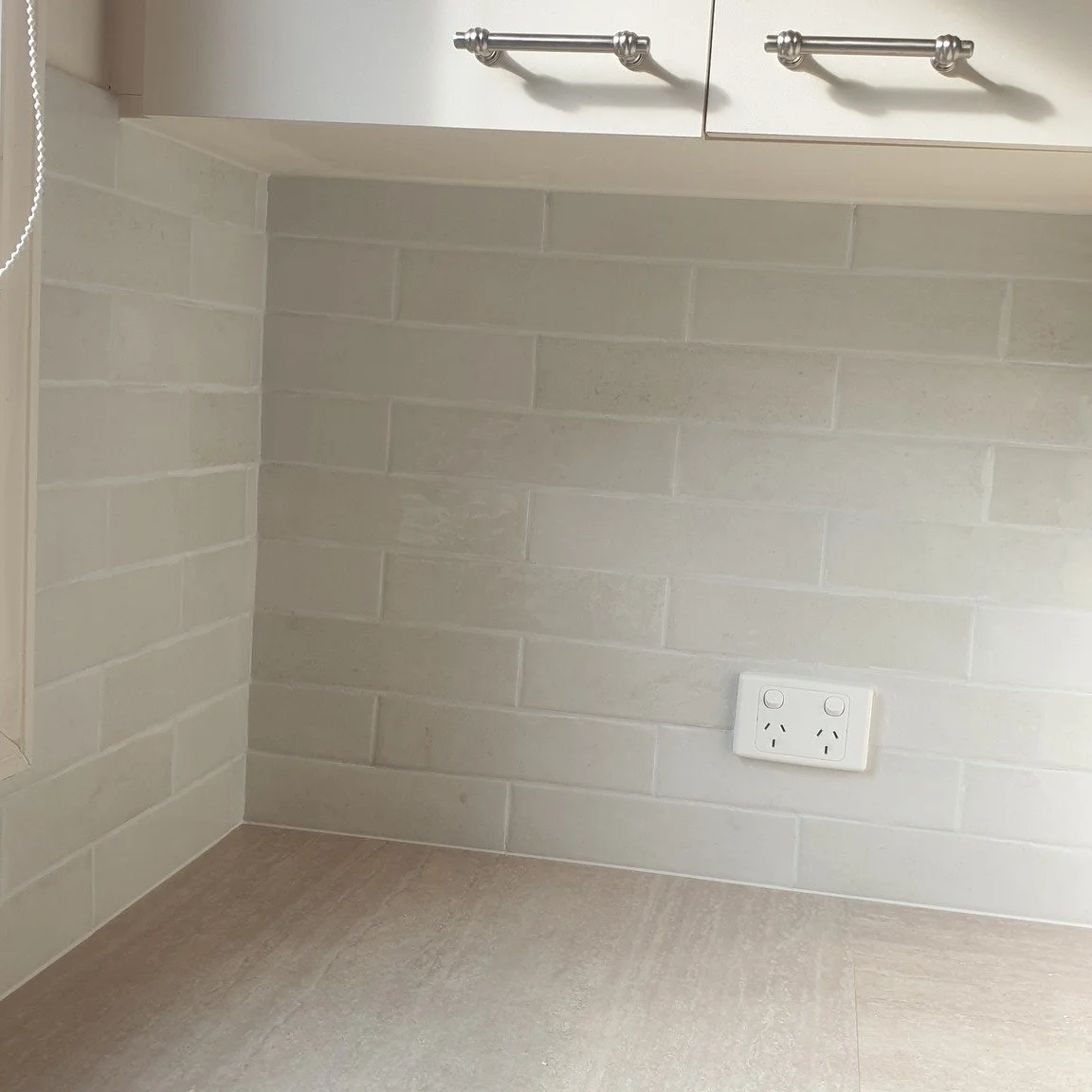 We do all sorts of Kitchen Handyman jobs, from kitchen tiling and splash backs to bench tops and cabinetry.  Here is a recent job we just finished, before and after photos.  Get in touch if you have some handyman jobs you need done. #handymanservices