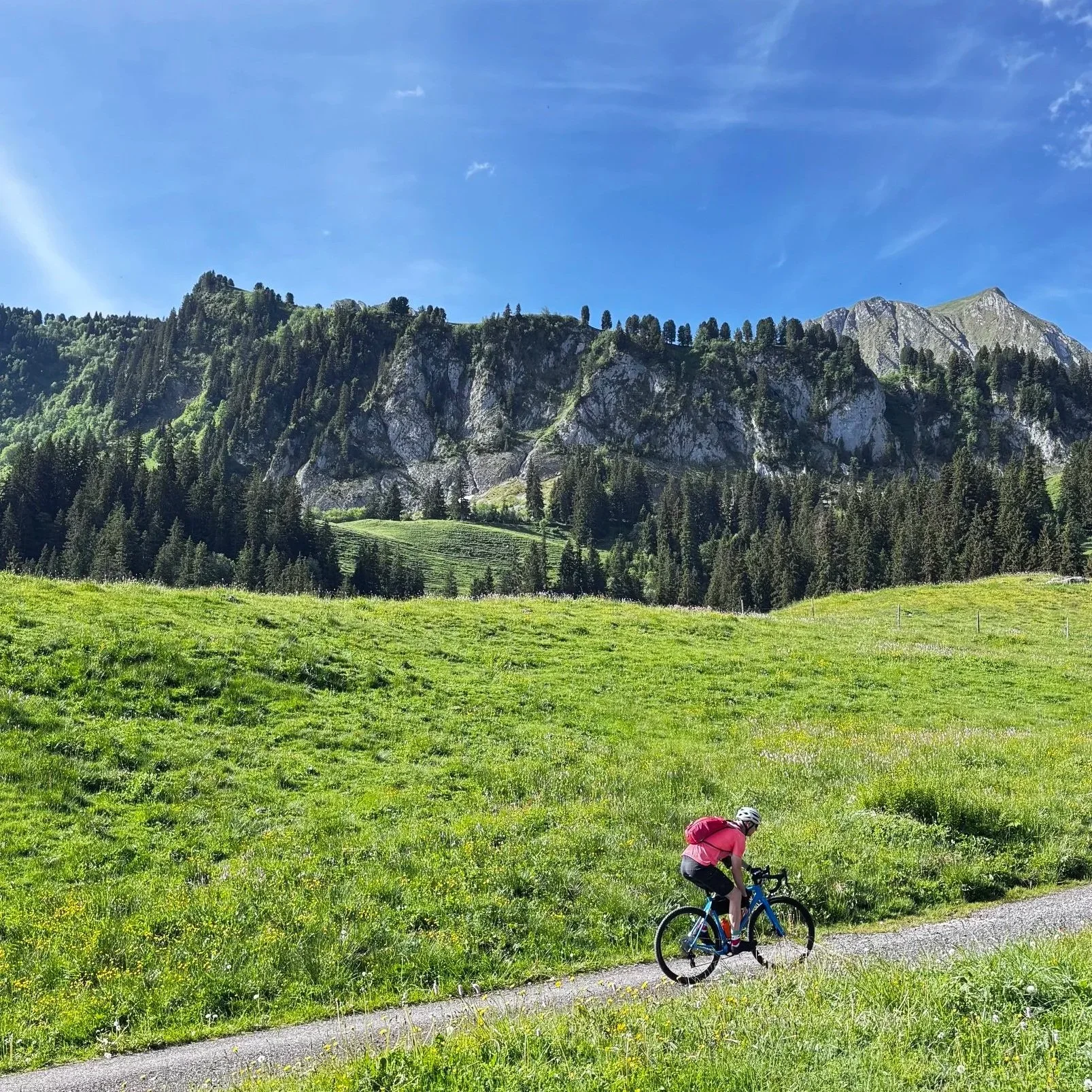 Alpine Gravel Schwarzsee