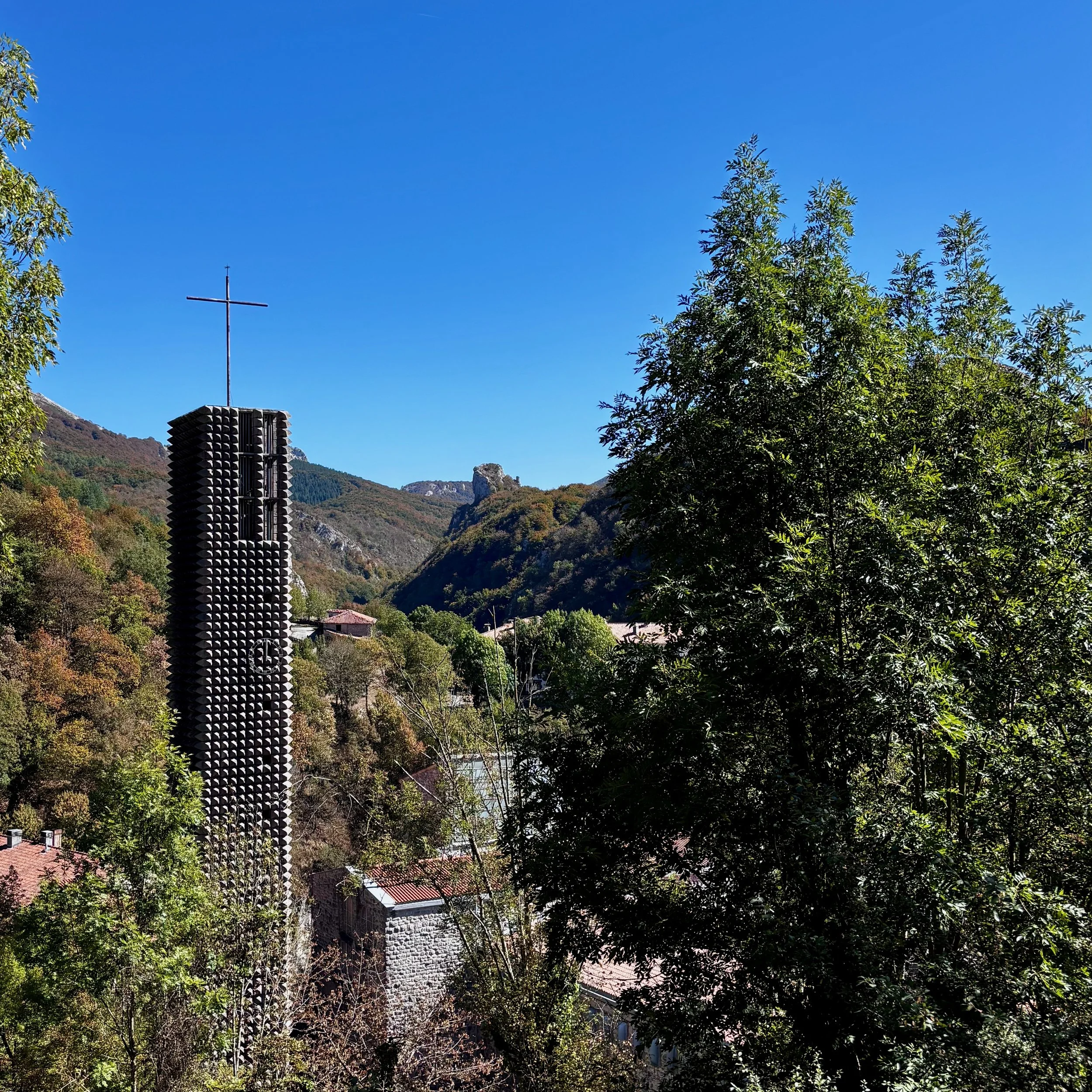 Moderne Erweiterungsbauten des Klosters