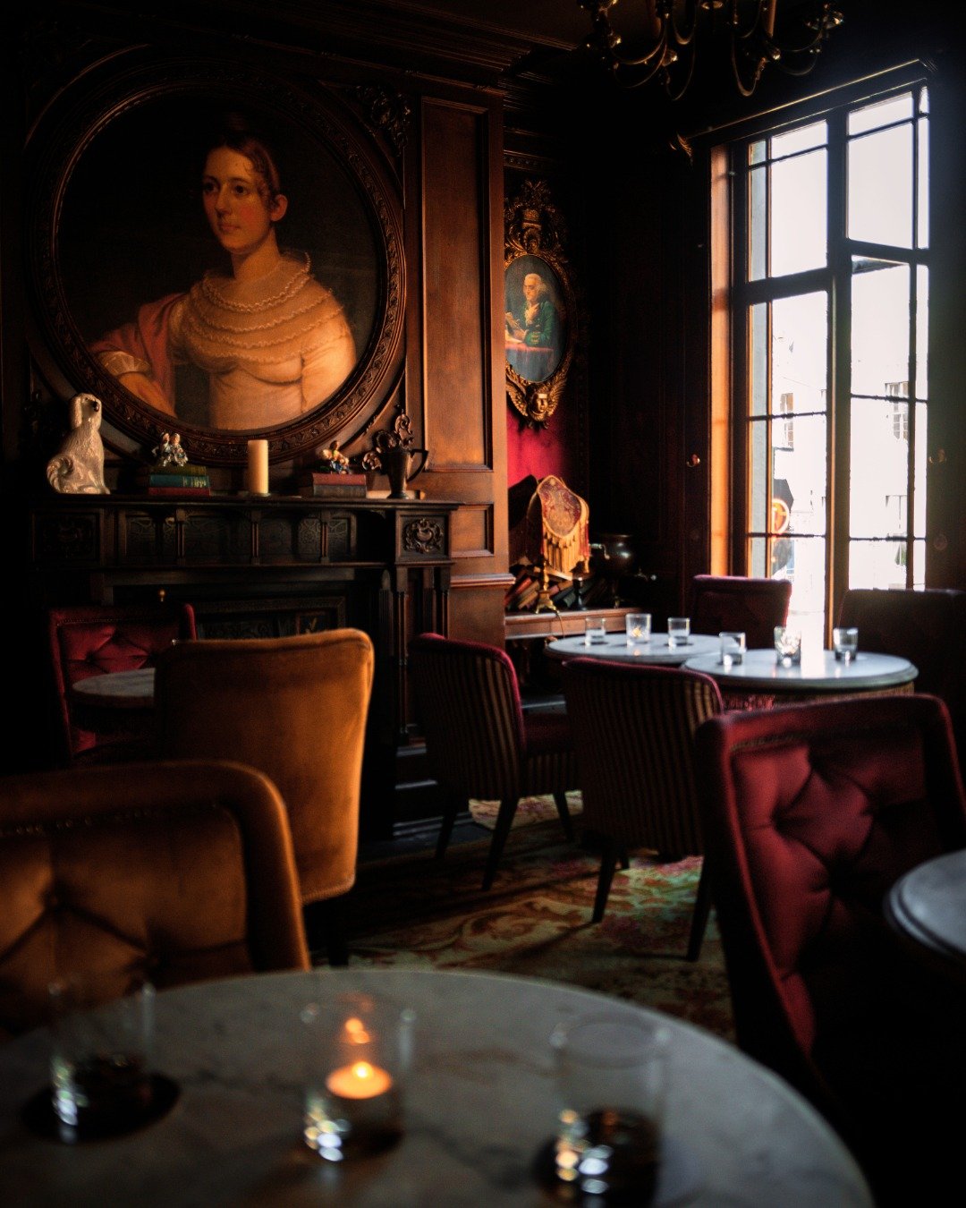 Looking for somewhere the whole group will love? We&rsquo;ve got you covered. 🖤

Great drinks, gorgeous surroundings and good times await at Peruke &amp; Periwig, right in the heart of Dublin. 🍸
