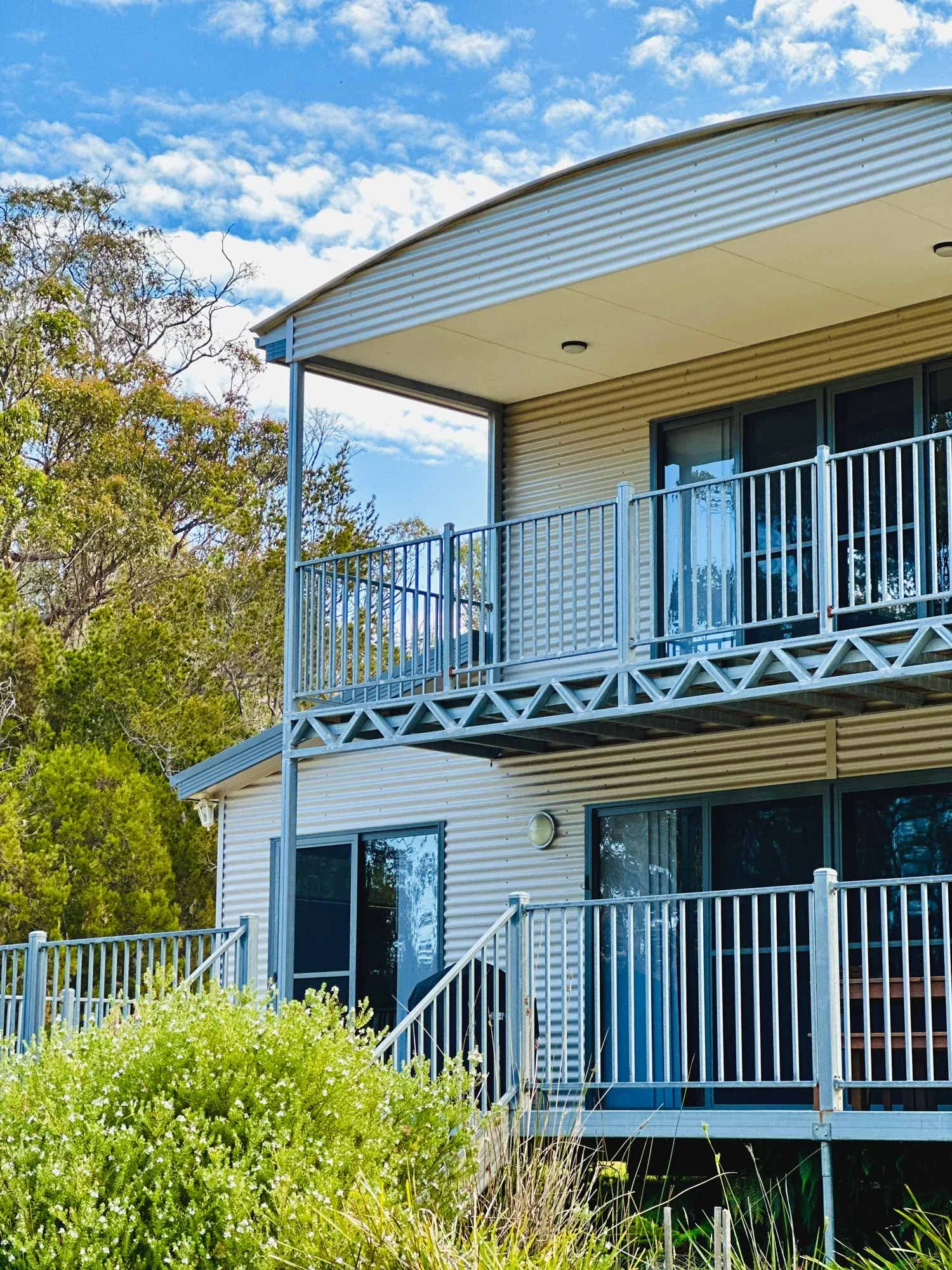 Echidna on Bruny has a large ground floor verandah and a private balcony accessible from the upstairs bedroom.