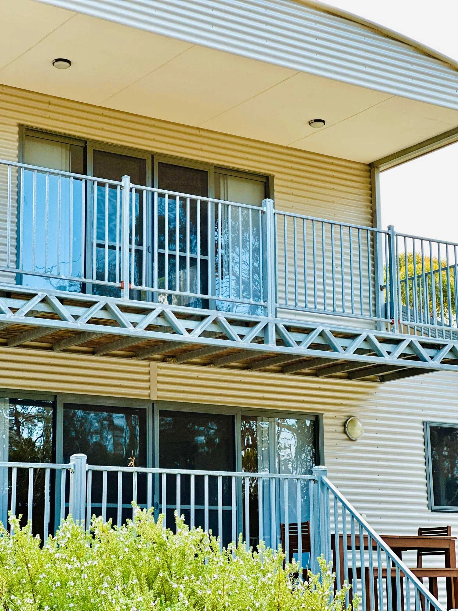 The private upstairs balcony is accessible from the Treetops room. 