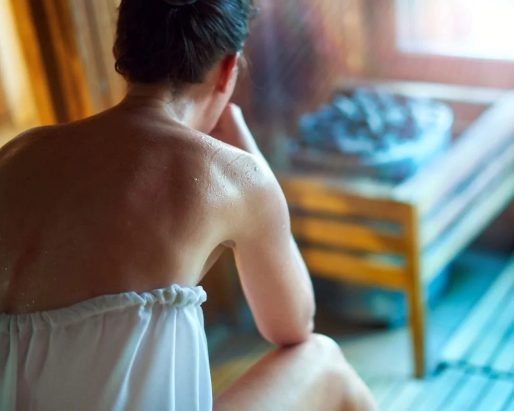 What Actually Happens to Your Body During a Sauna Session