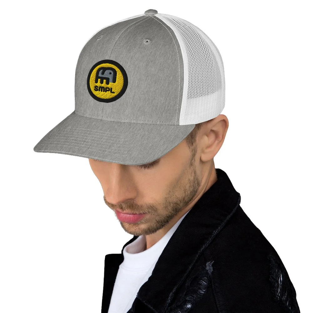 SMPL_MOCKUP_TRUCKER-08.jpg