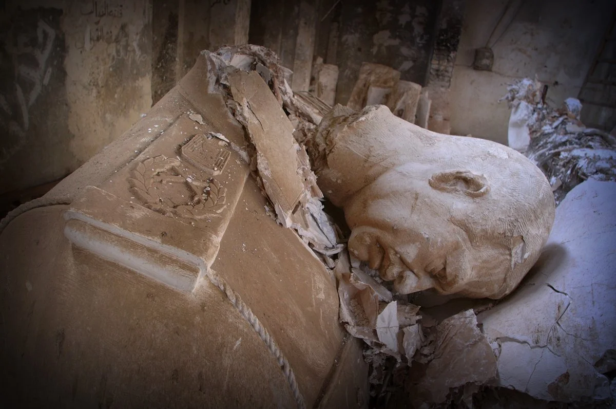 A destroyed plaster casting for a bronze statue in Baghdad, Iraq, in early 2003. ©RYP, all rights reserved