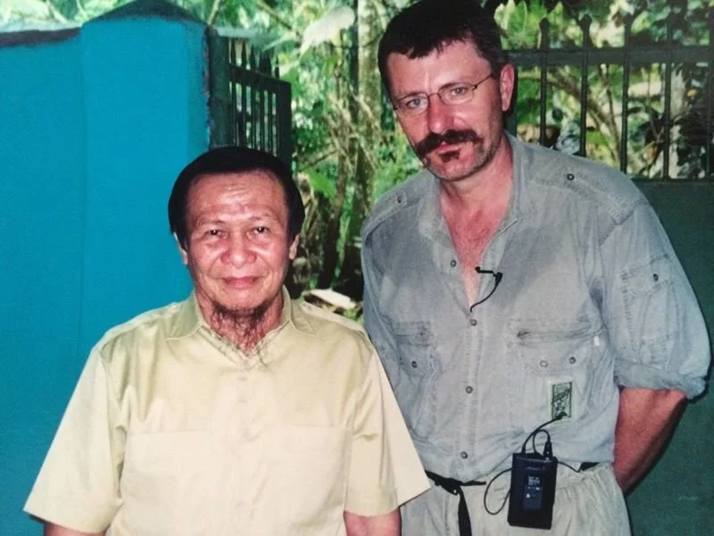 Robert Young Pelton interviewing Sheik Salamat Hashim, the head of the Moro Islamic Liberation Front in the Southern Philippines. ©RYP, all rights reserved