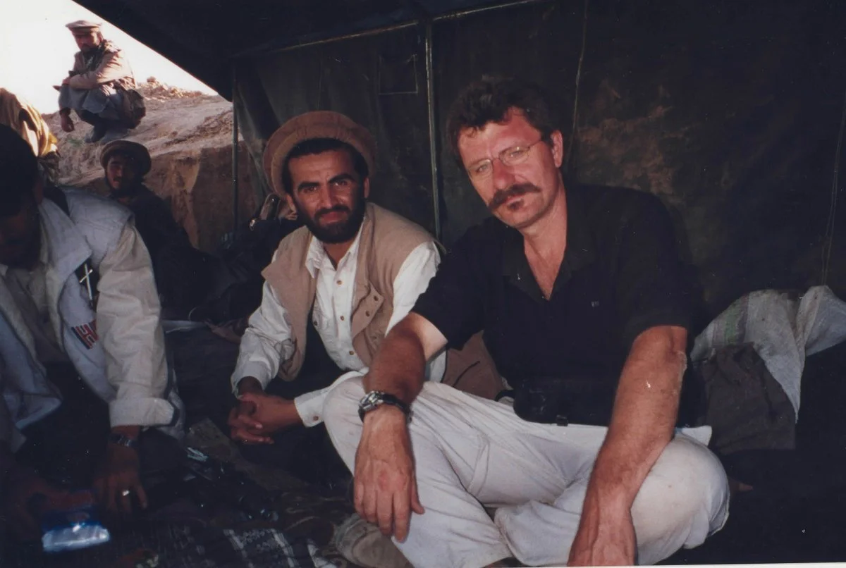  On the front lines with Commander Dawood in the Panjshir Valley ©Robert Young Pelton, all rights reserved. 