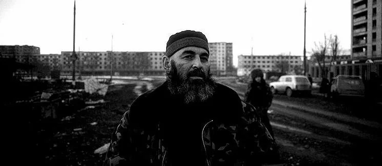 Chechen commander in central Grozny December 1999. ©RYP, all rights reserved 