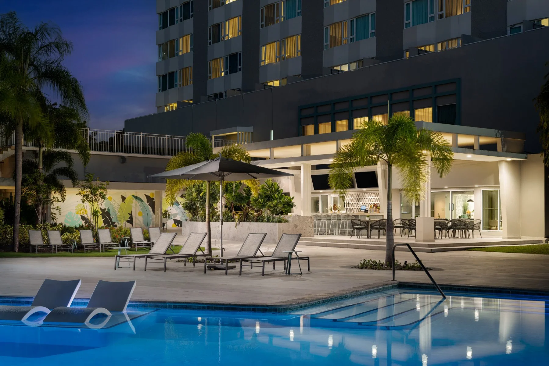 Hyatt-San-Juan-SJUCT- Poo-Bar-Dusk-SM.jpg
